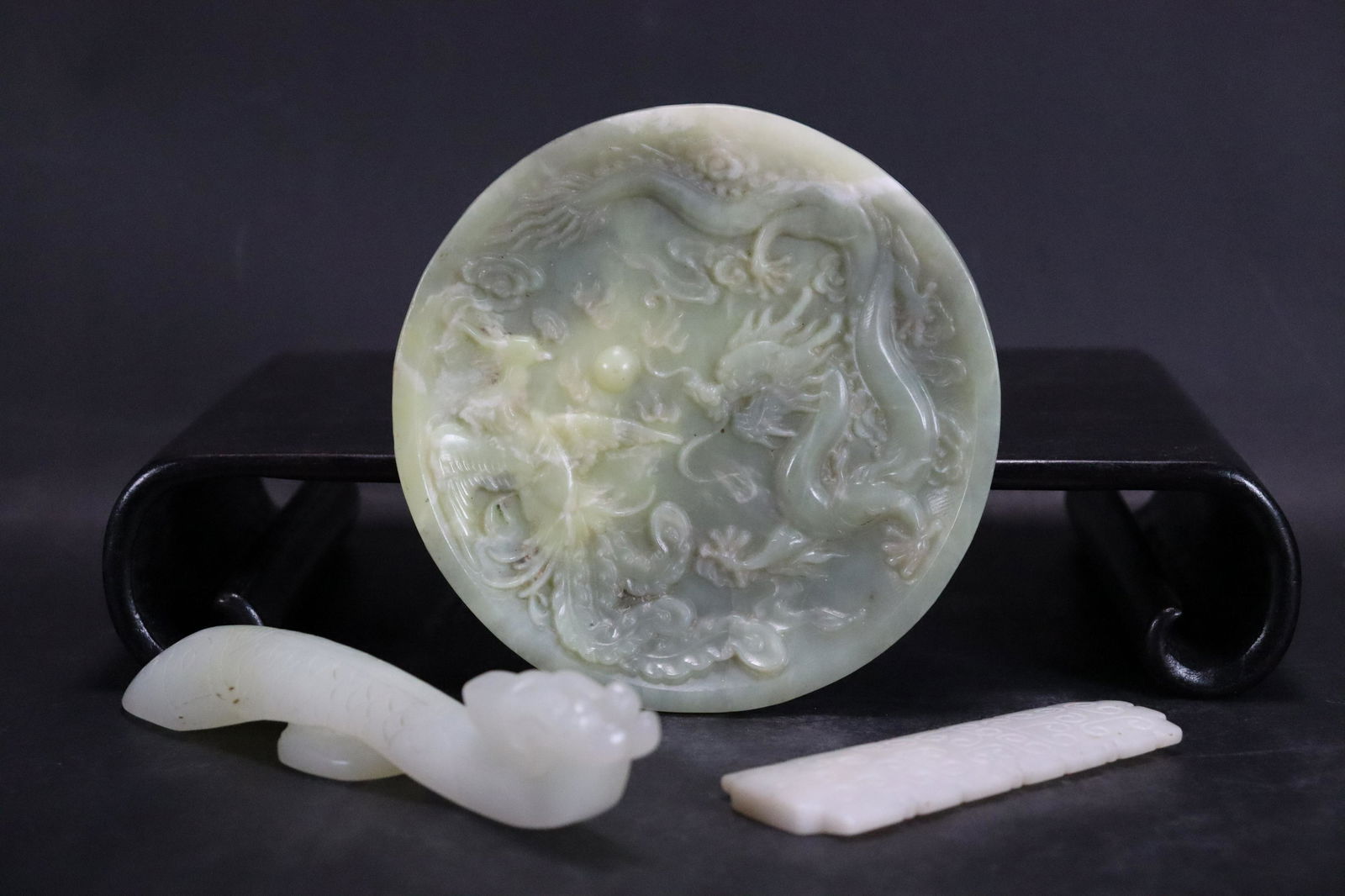 3 pcs Chinese jade items (1 of 9)