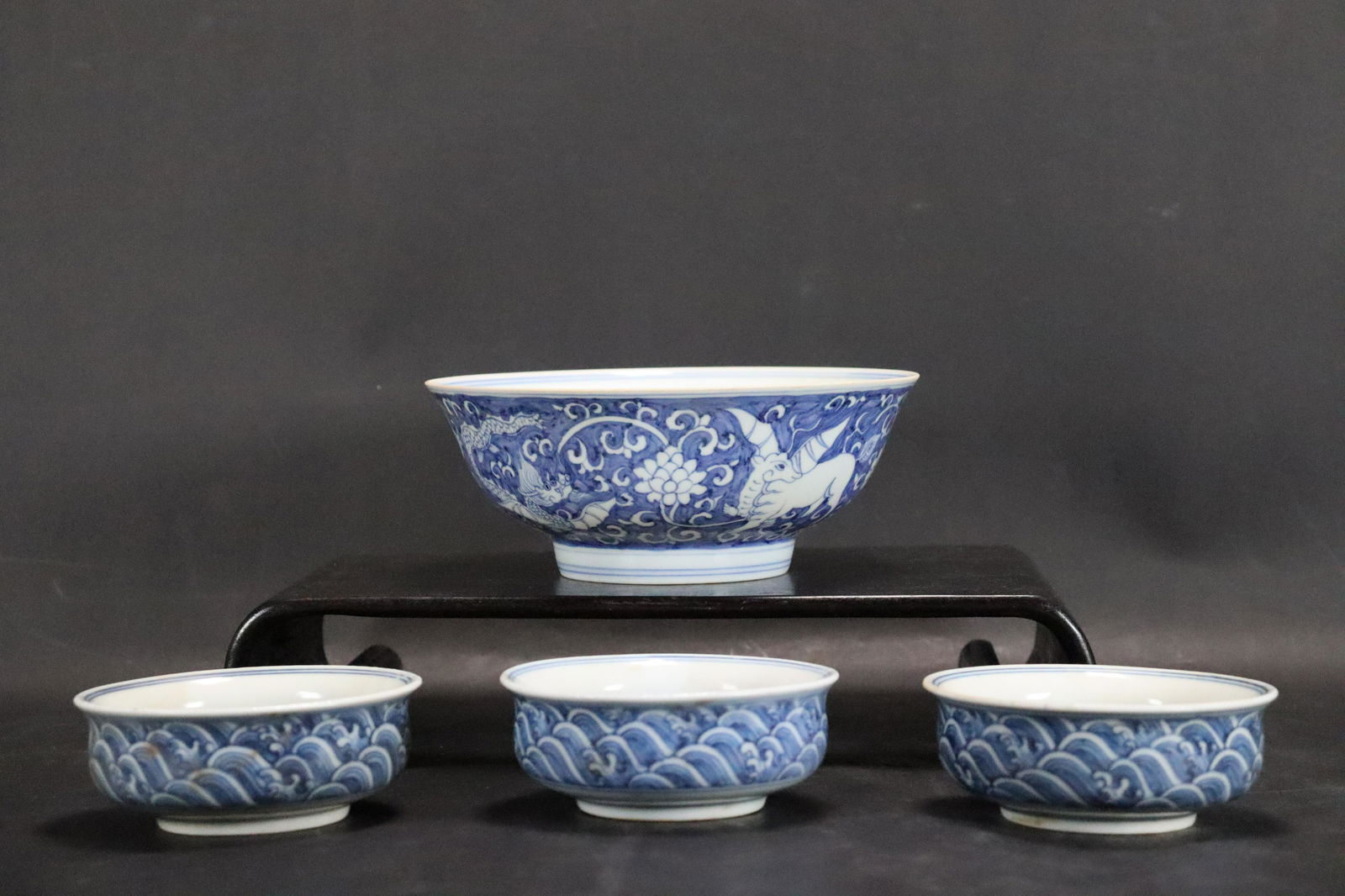 4 pcs Chinese b/w items (1 of 9)