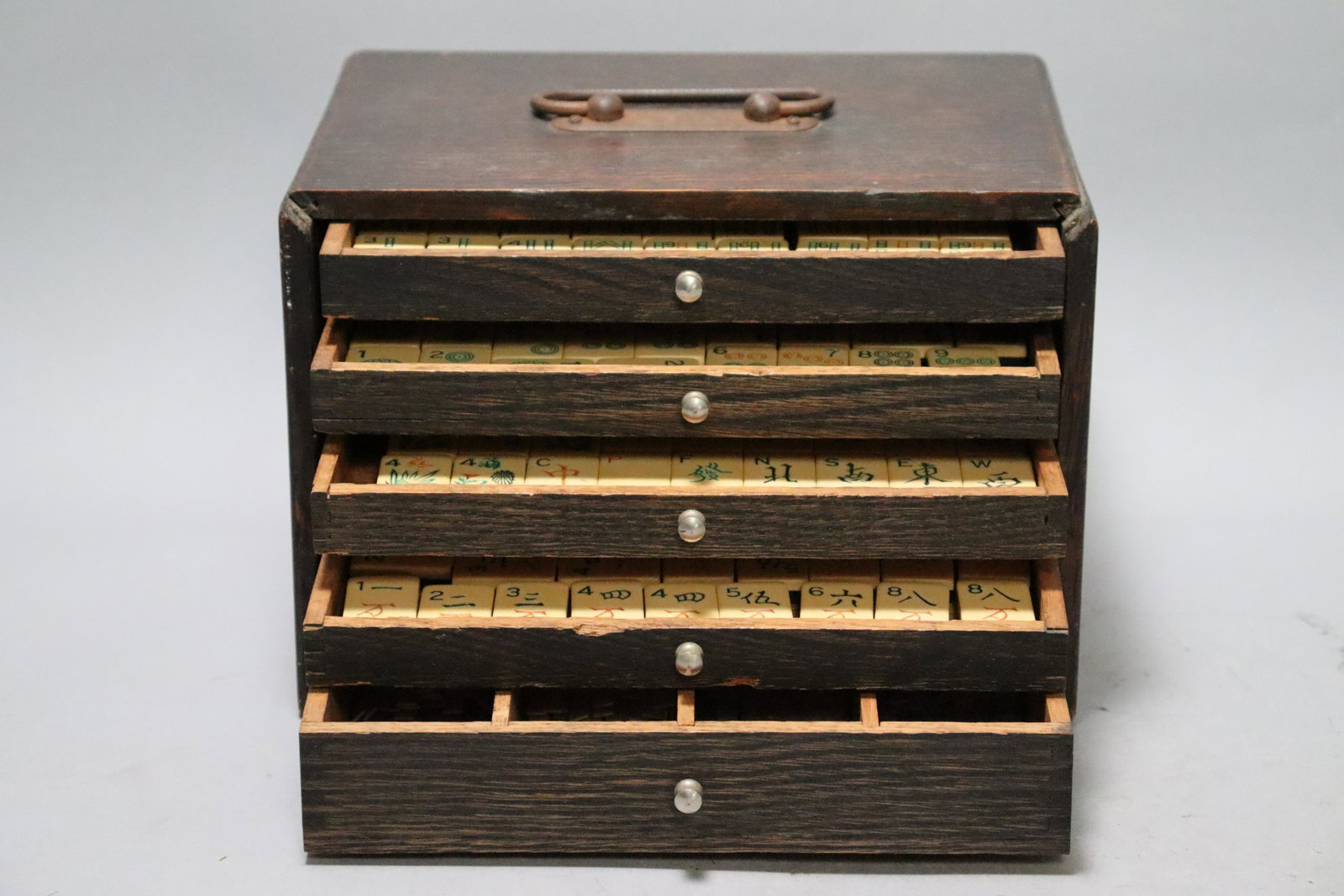 Chinese fine mahjong: Chinese fine mahjong with original storage box. Condition selling it as is.