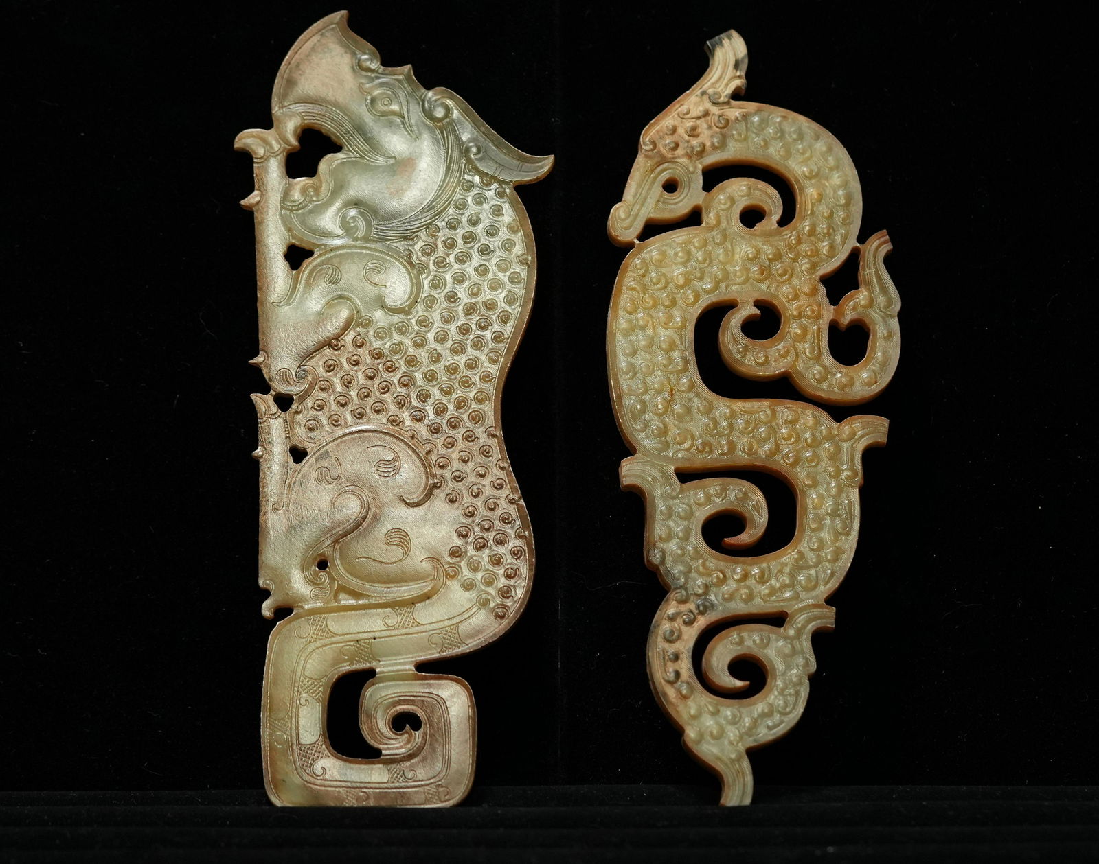 2 pcs Chinese ornaments (1 of 6)