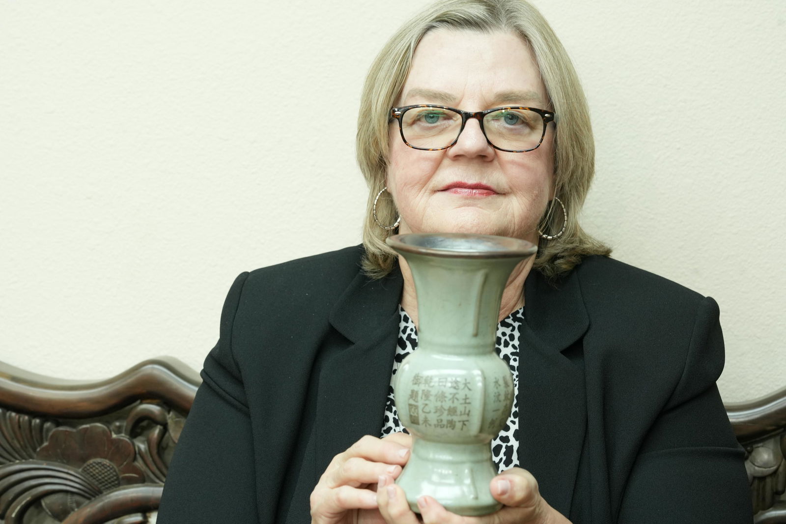 Chinese fine celadon vase (1 of 7)