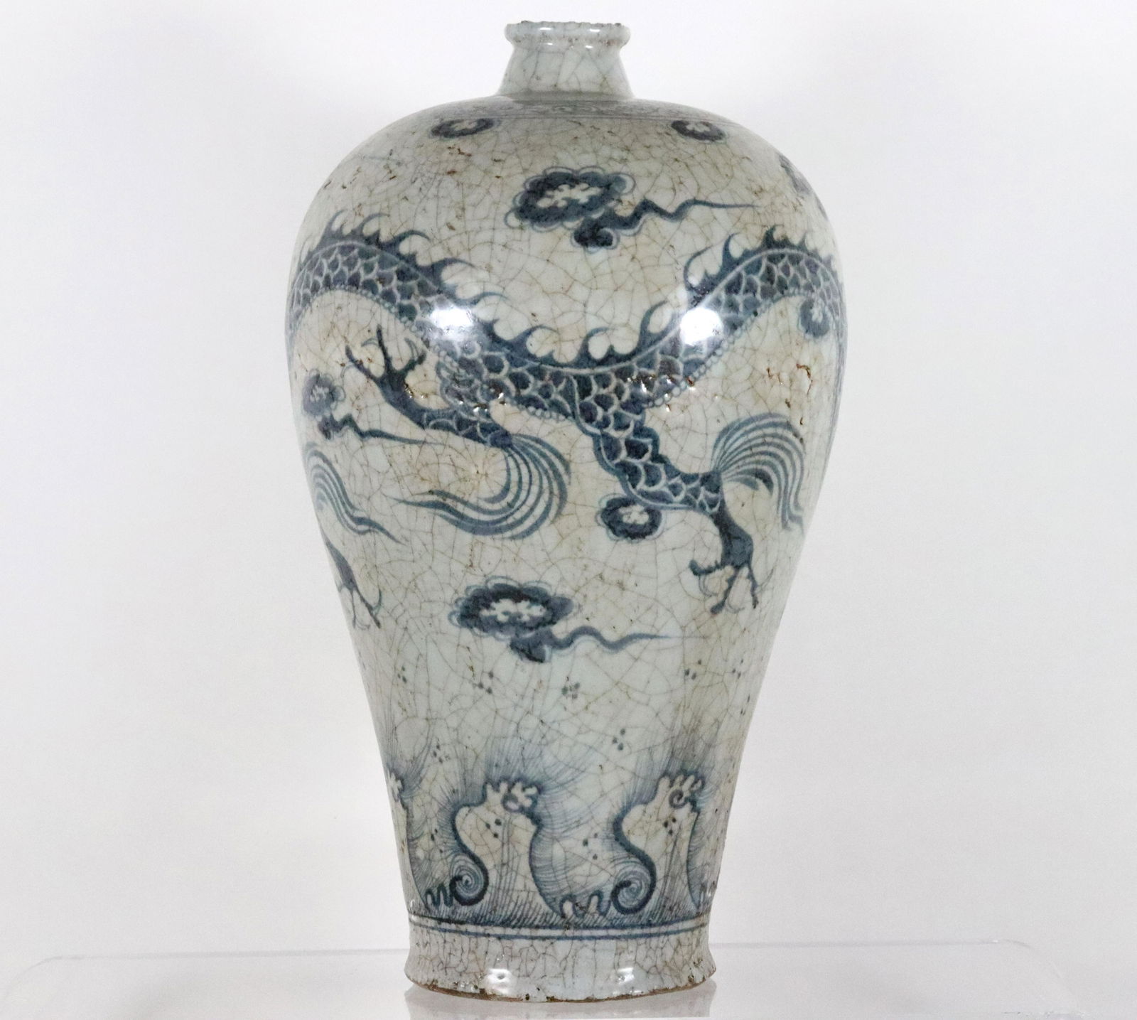 Chinese fine dragon vase (1 of 8)