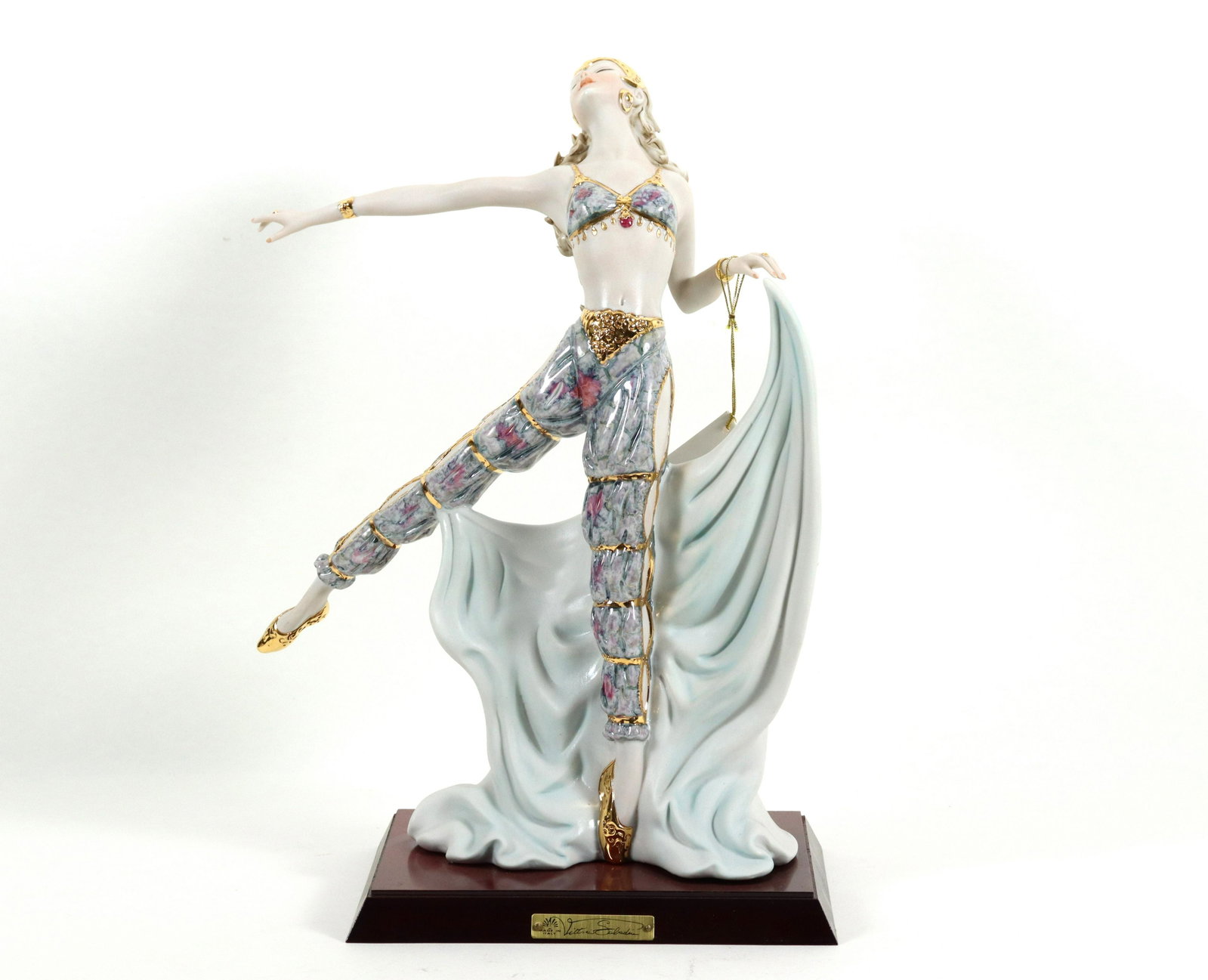 Vittorio Sabadin fine figurine: Vittorio Sabadin fine figurine, Made in Italy. H: 14" x W: 10."