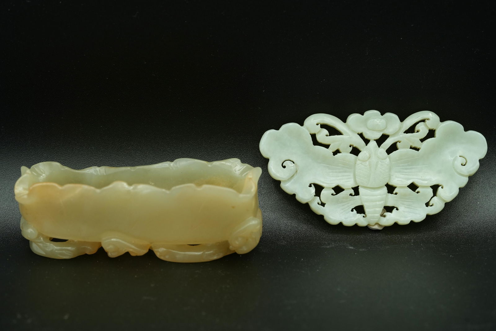 2 pcs Chinese carved items (1 of 7)