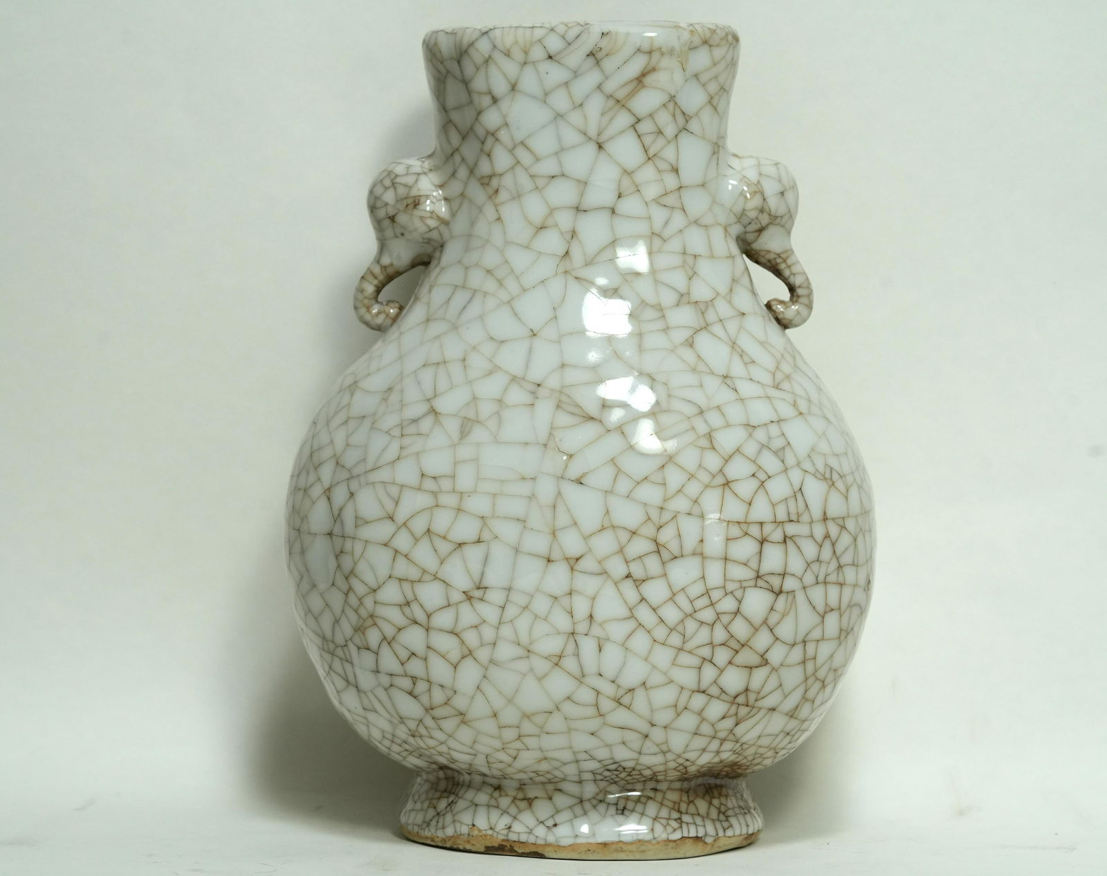 Chinese fine crackled vase (1 of 6)