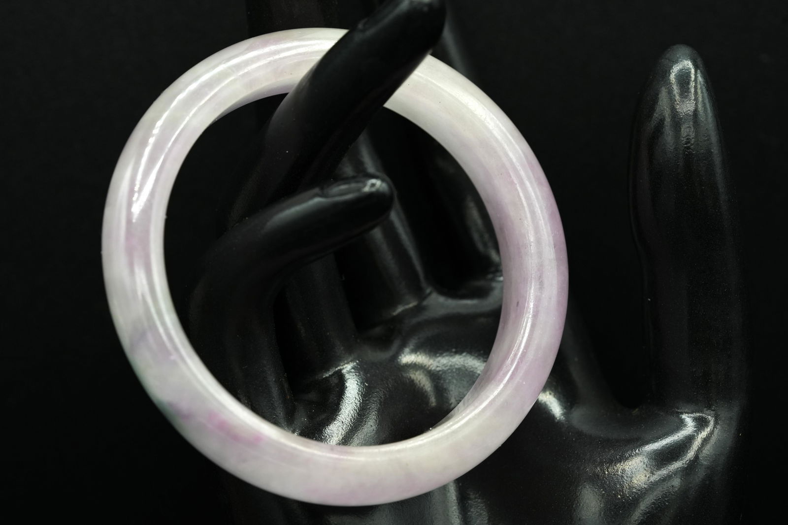 Chinese round jadeite bangle (1 of 7)