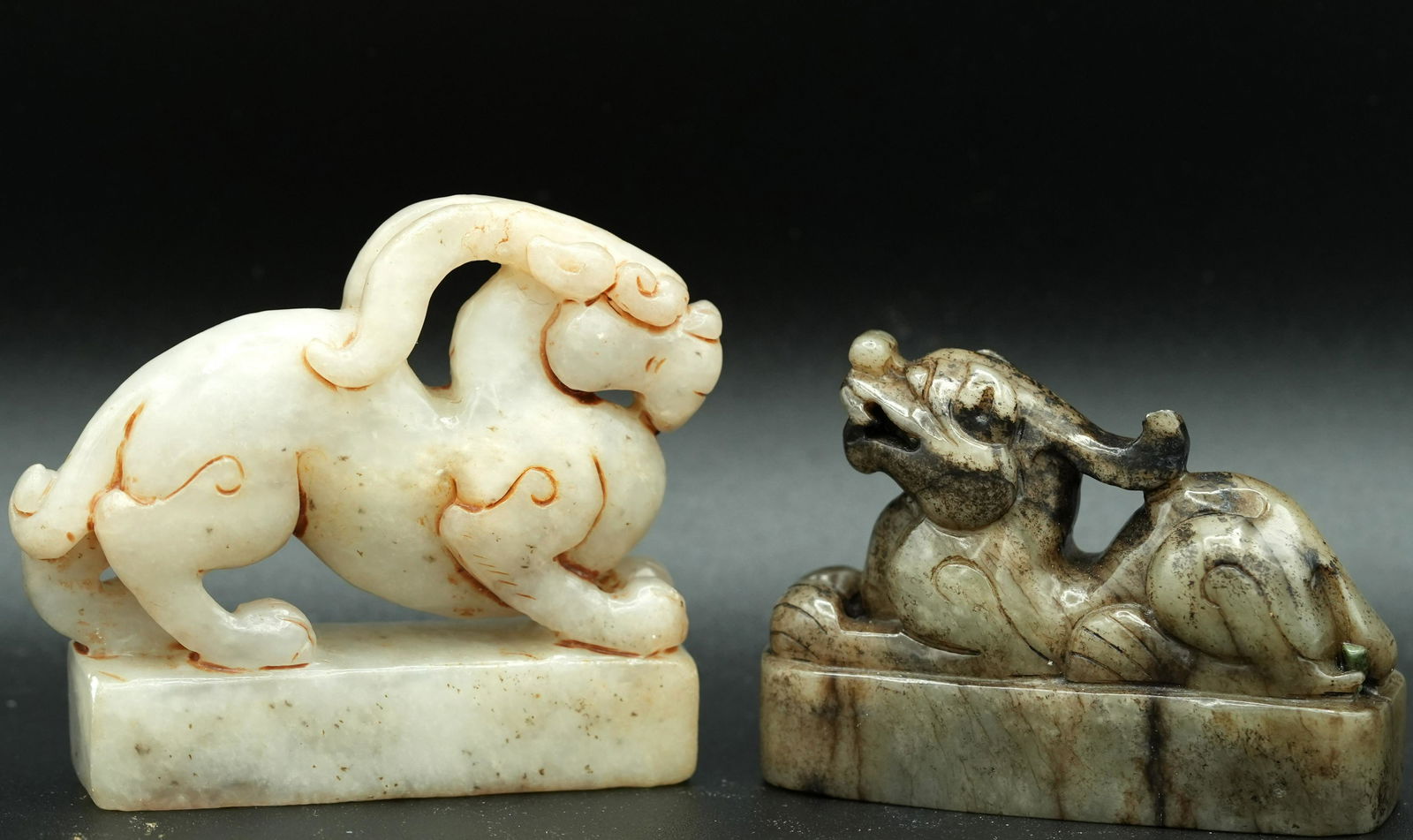 2 pcs Chinese jade beasts (1 of 7)