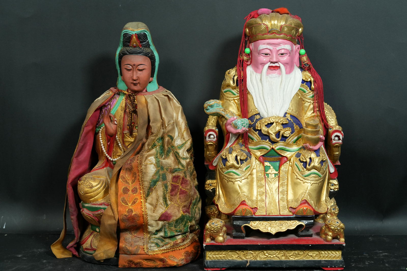 2 pcs Chinese camphor wood statues (1 of 7)