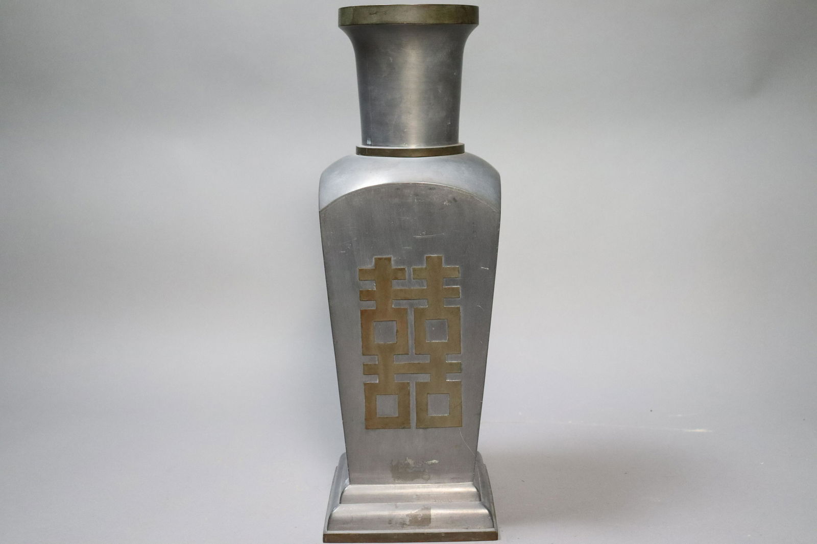Chinese pewter vase (1 of 7)