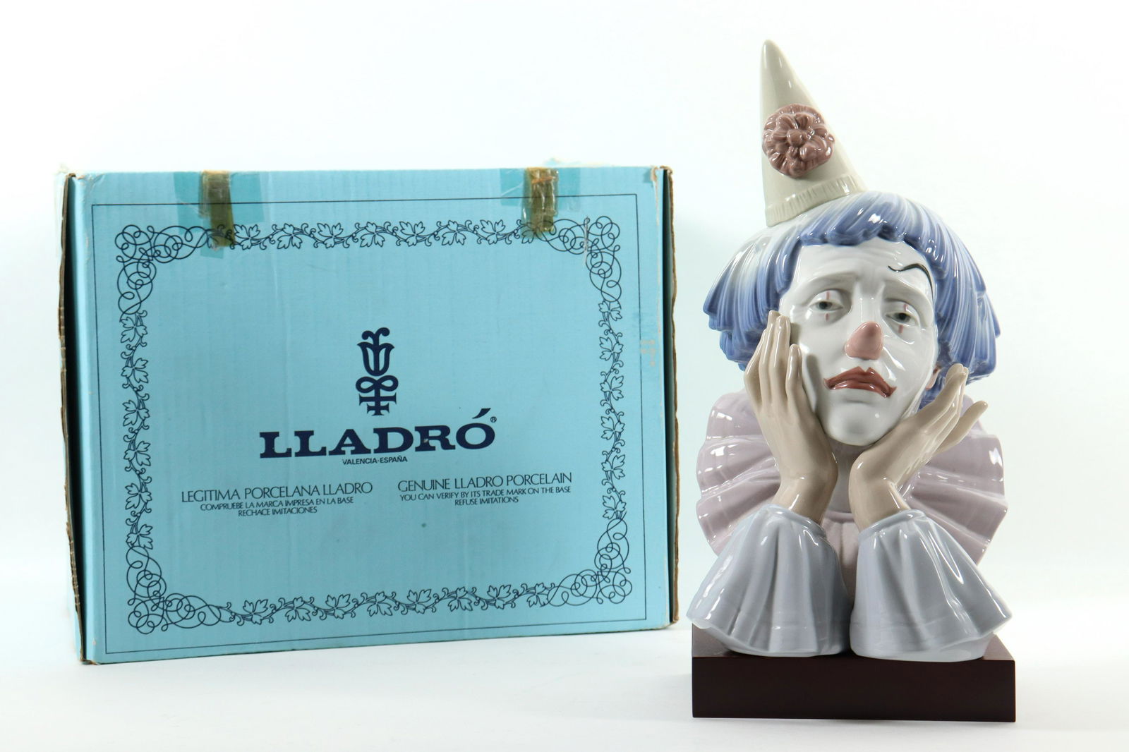 Lladro clown figure (1 of 7)