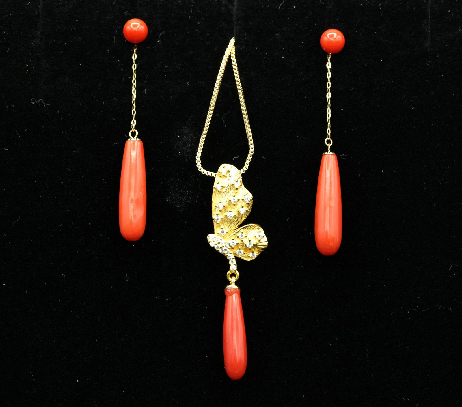 3 pcs Chinese coral jewelry: 3 pcs Chinese coral jewelry, gold sterling.