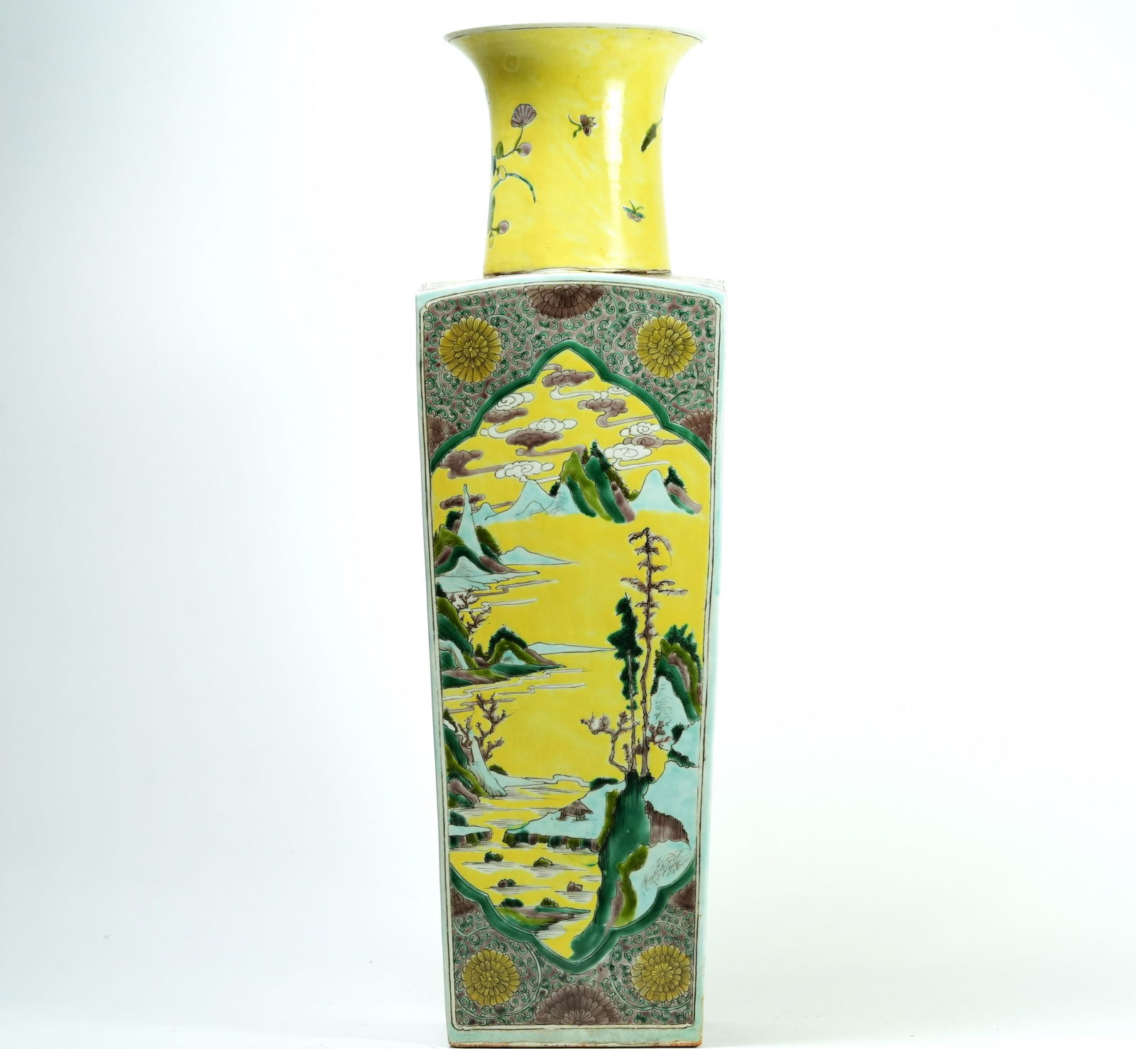 Chinese fine yellow vase (1 of 6)
