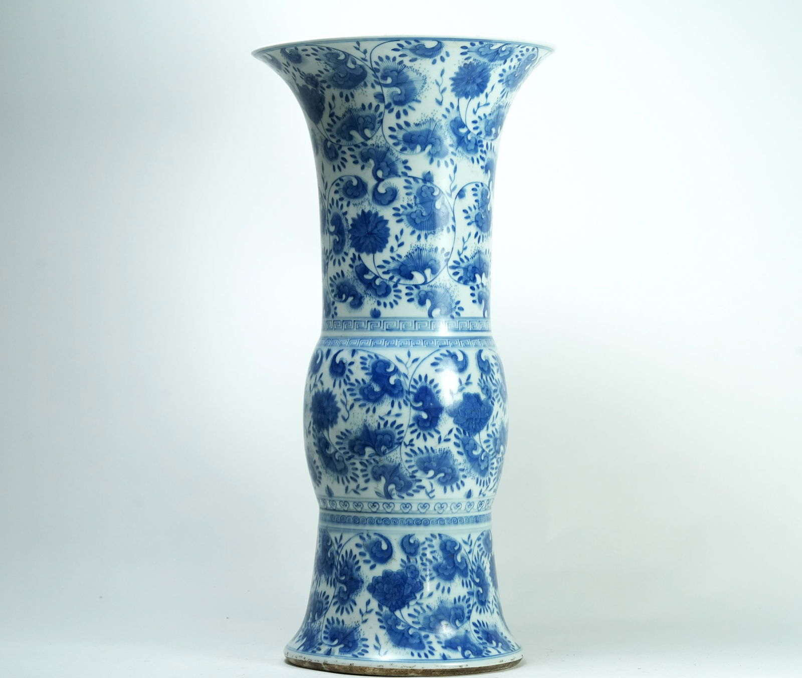 Chinese tall b/w vase (1 of 6)
