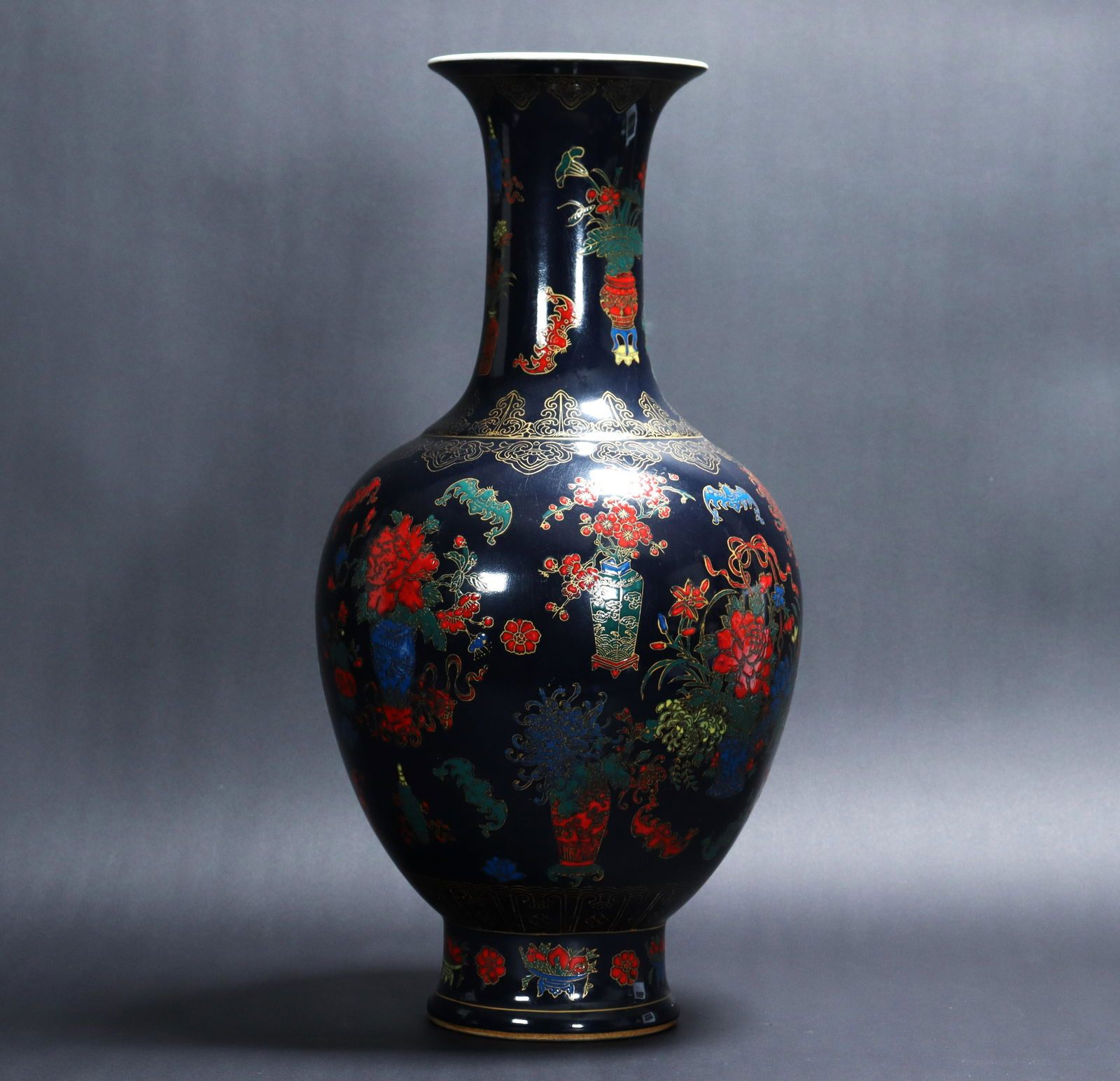 Chinese tall fancy vase (1 of 8)