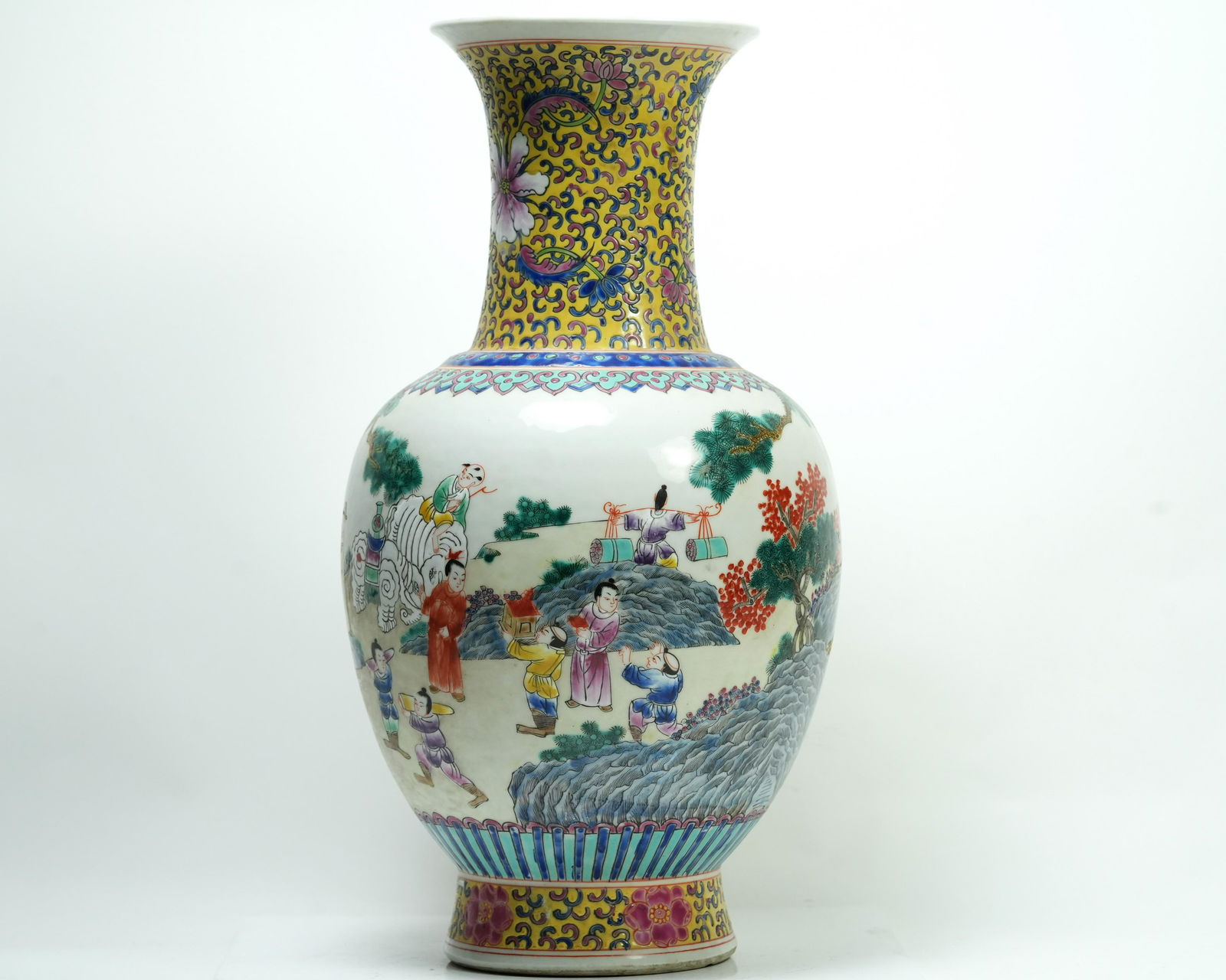 Chinese famille rose vase (1 of 7)
