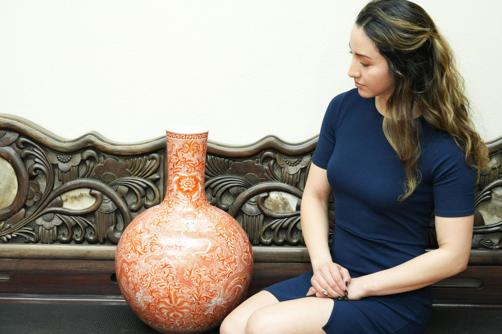 Chinese fine red dragon vase (1 of 8)