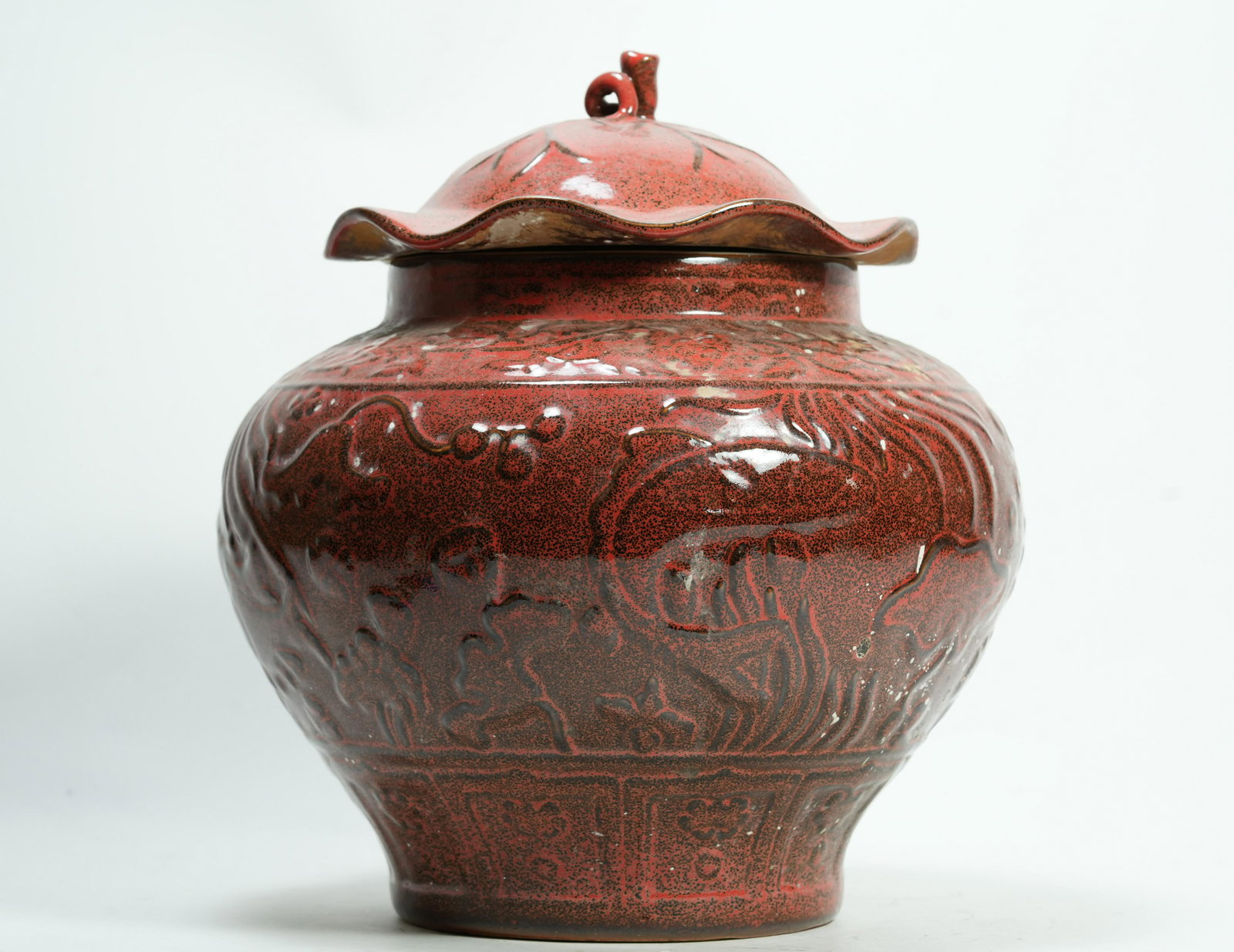 Chinese red lidded jar (1 of 6)