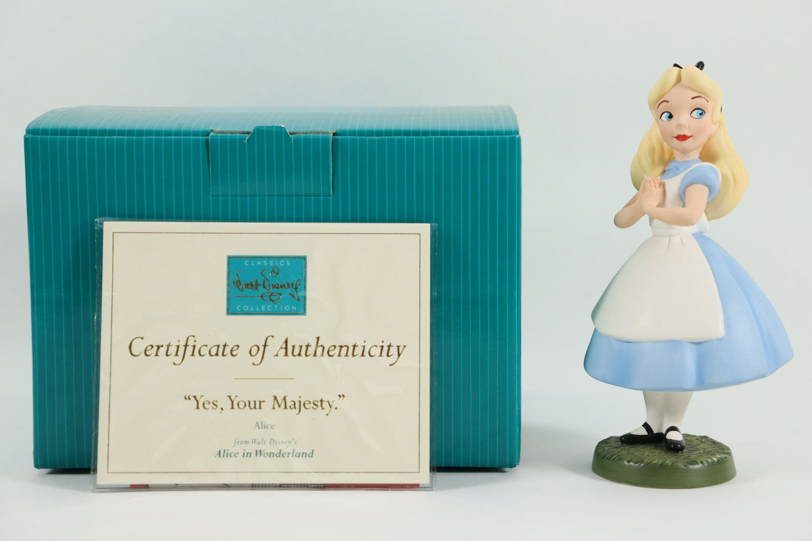 WDC Alice fine figurine (1 of 7)