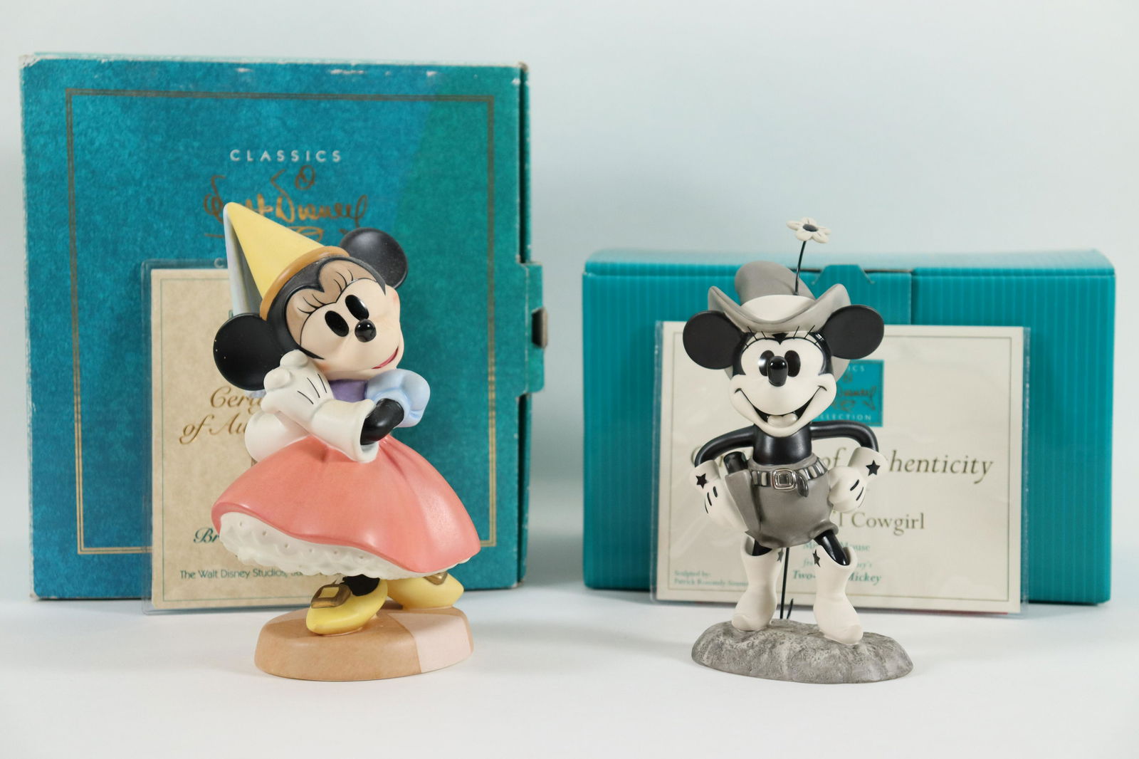 Mickey and Minnie WDC figurine (1 of 8)