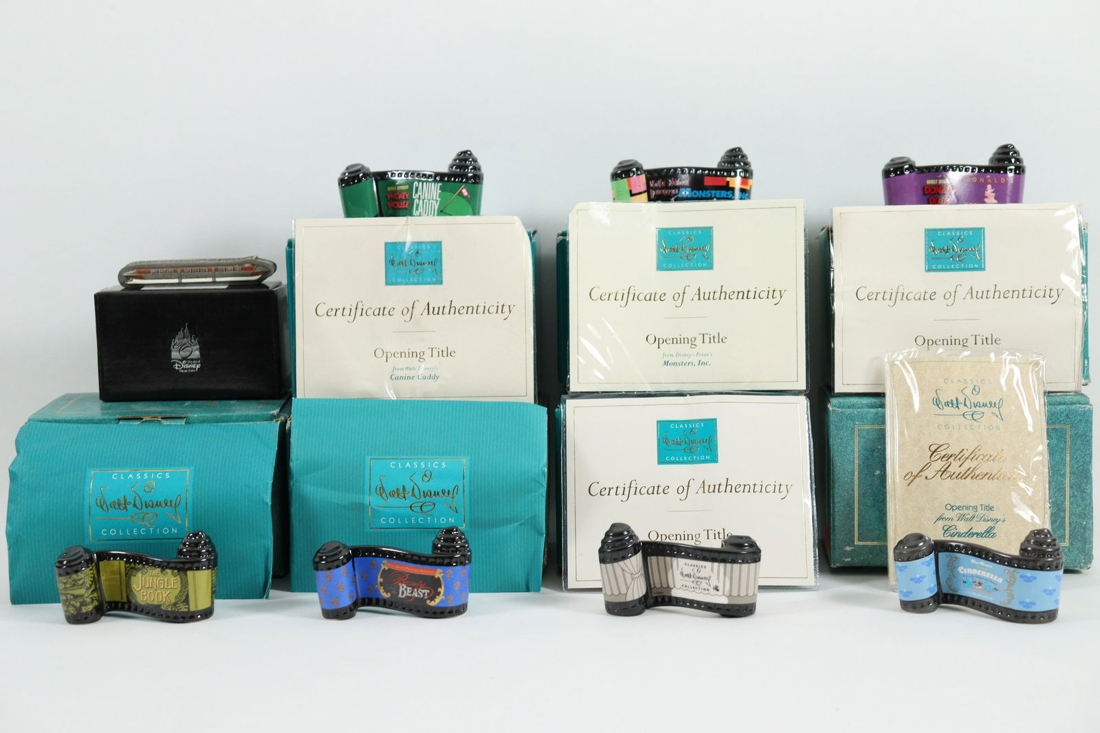 8 pcs WDC fine figurines (1 of 7)