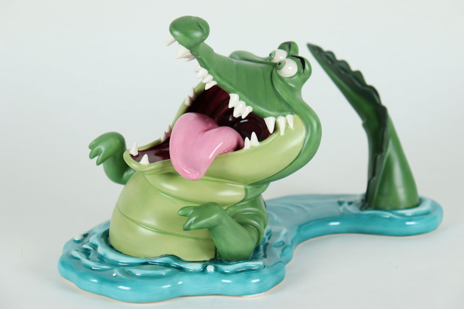 WDC Disney Croc fine figurine (1 of 6)