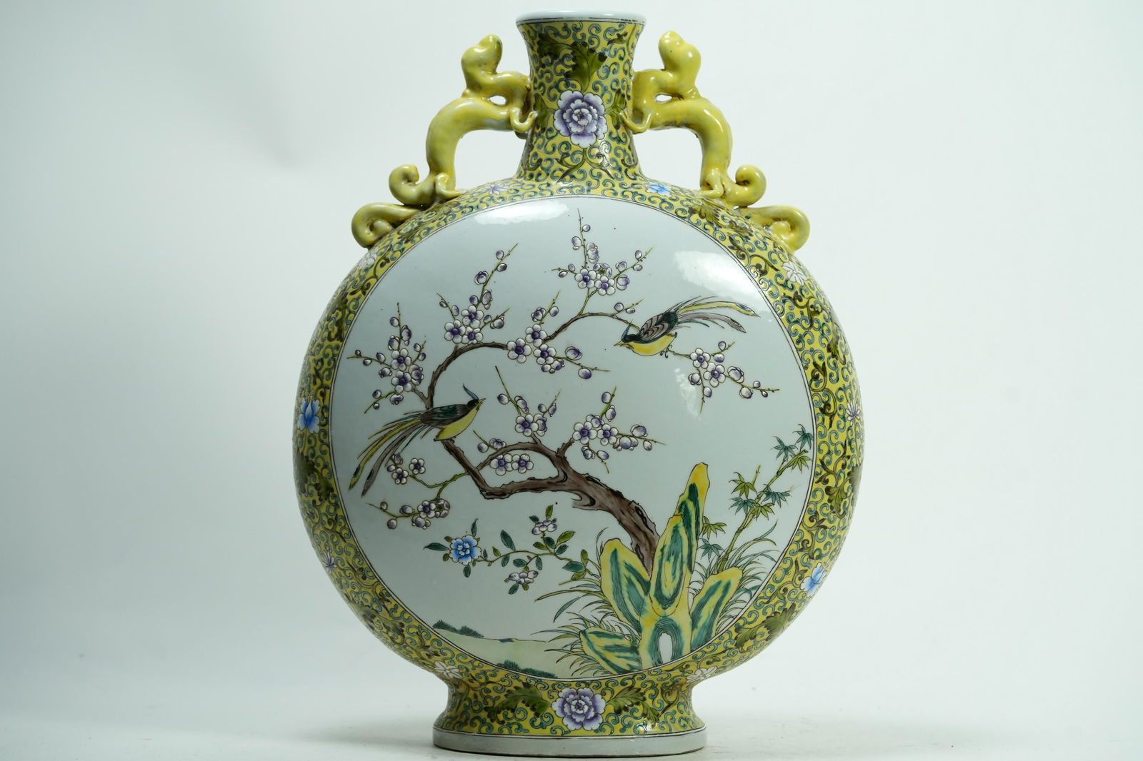 Chinese massive yellow vase (1 of 7)