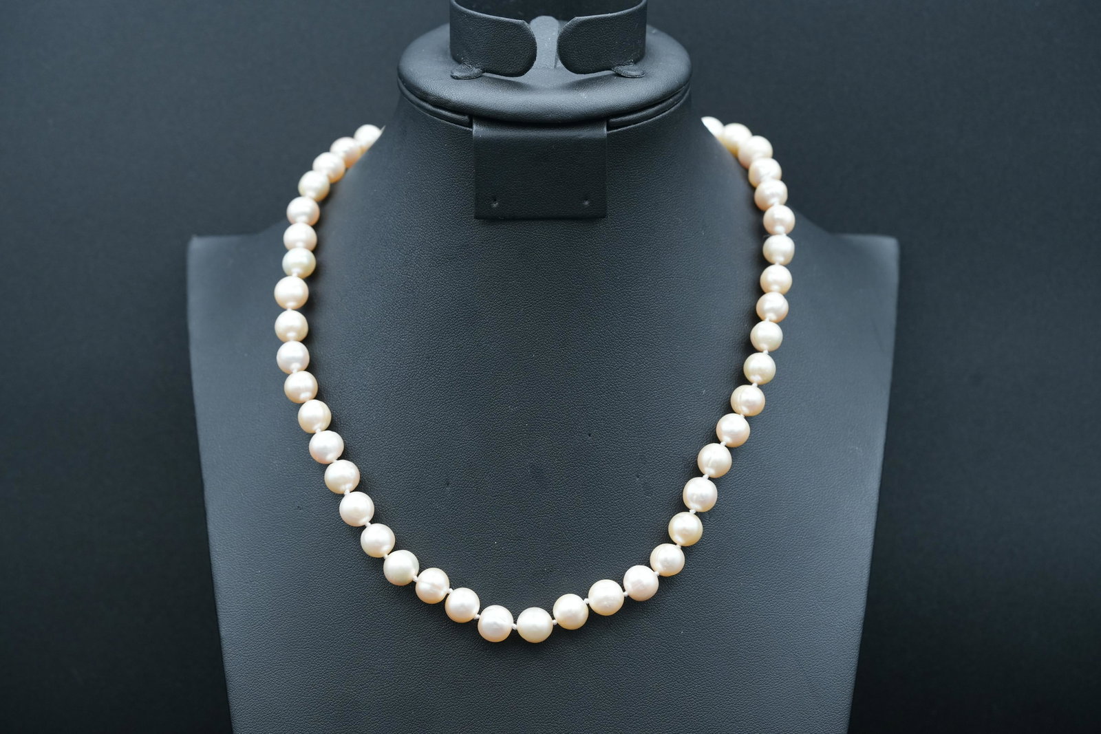 Silver fine pearl necklace (1 of 7)