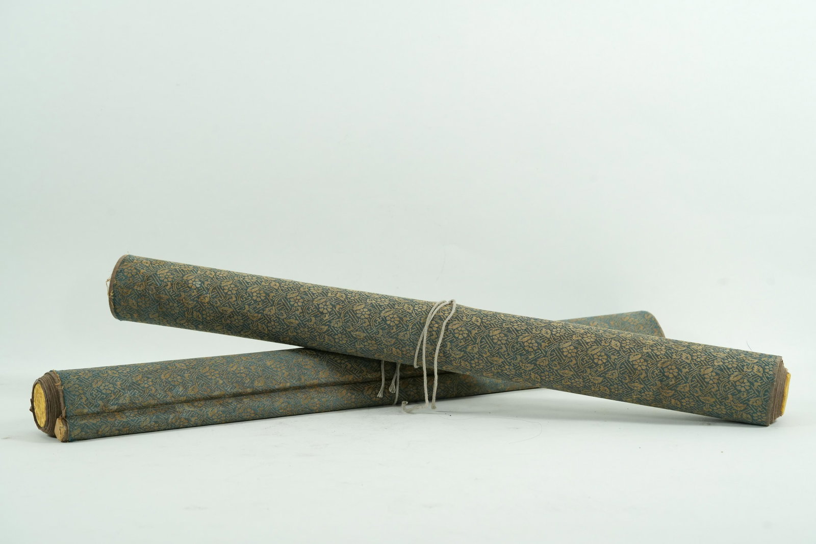 2 pcs Chinese fine scrolls (1 of 7)