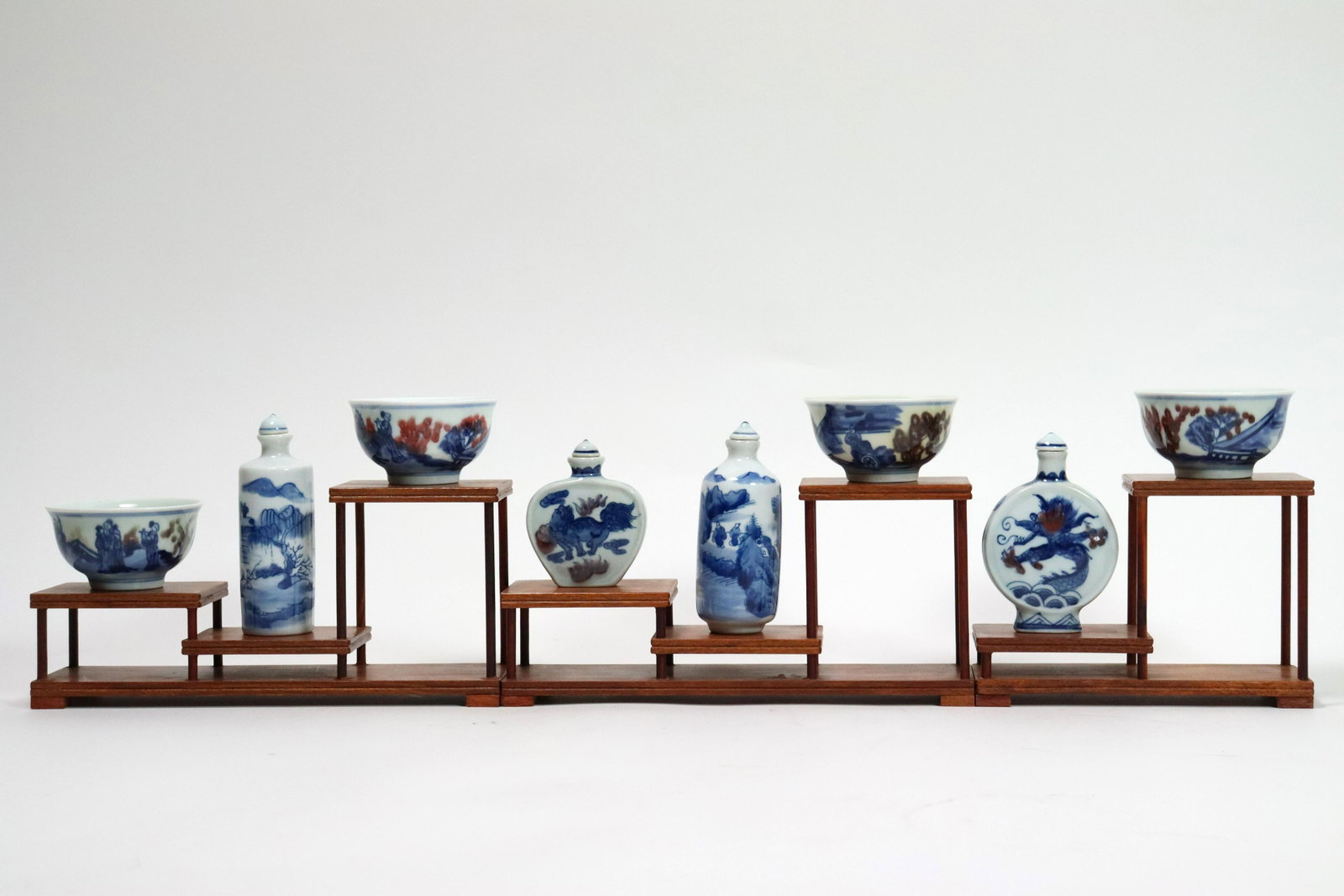 8 pcs Chinese snuff bottles: 8 pcs Chinese porcelain snuff bottles.