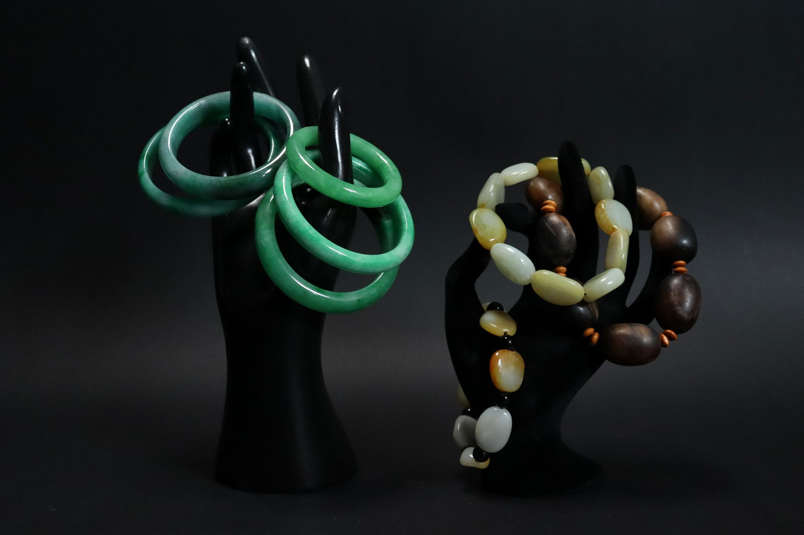 Lots of Chinese jade items: Lots of Chinese jade items, some are jadeite. Condition selling it as is.