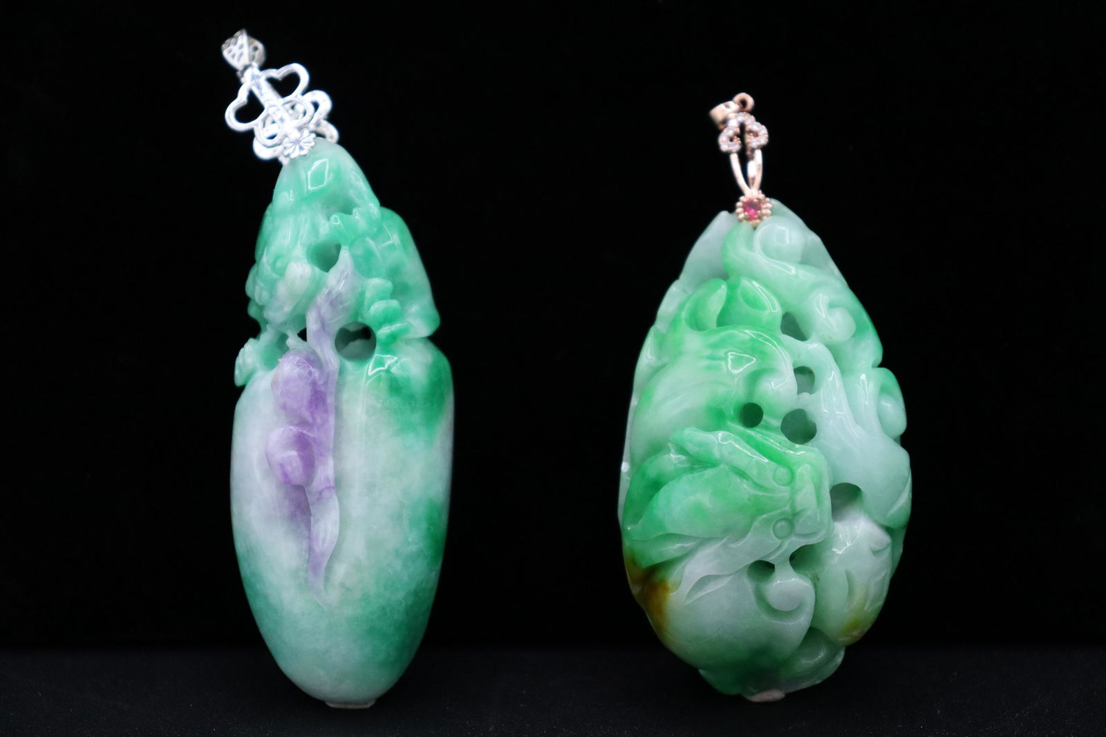 2 pcs Chinese jadeite boulder: 2 pcs Chinese fine jadeite boulder. Largest L: 4.15" x W: 1.45."