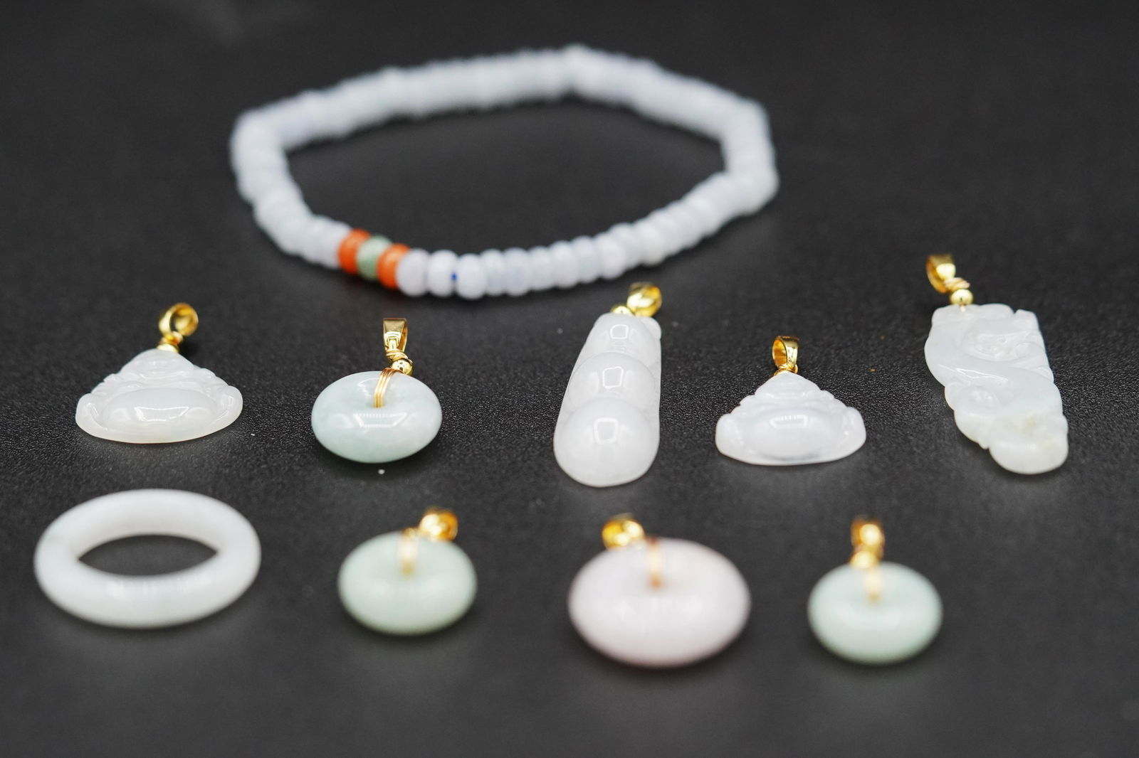 10 pcs Chinese jadeite items: 10 pcs Chinese fine jadeite items.