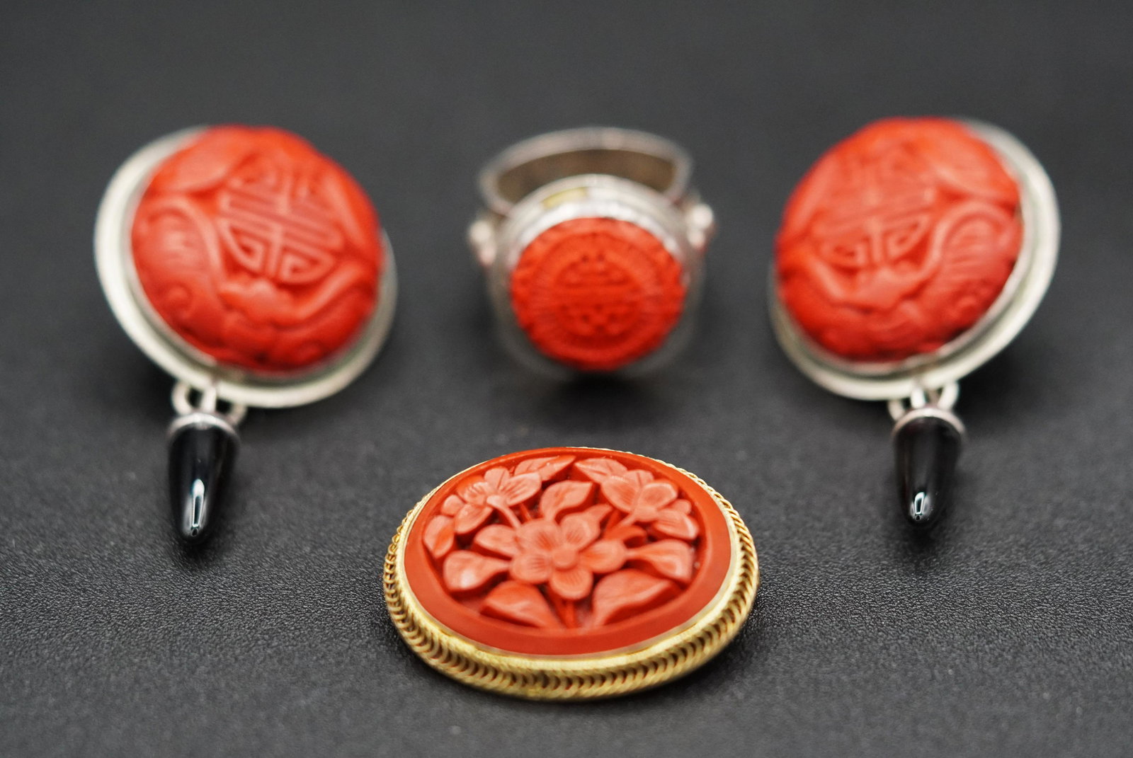 Lots sterling silver jewelry: Lots sterling silver jewelry with cinnabar.