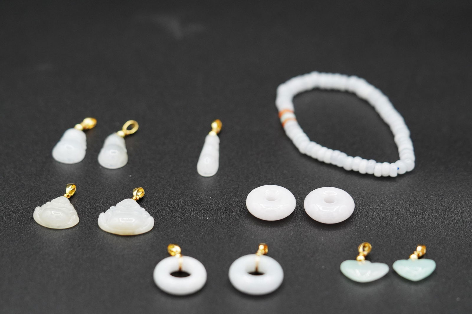 12 pcs Chinese jadeite items: 12 pcs Chinese jadeite jewelry items.