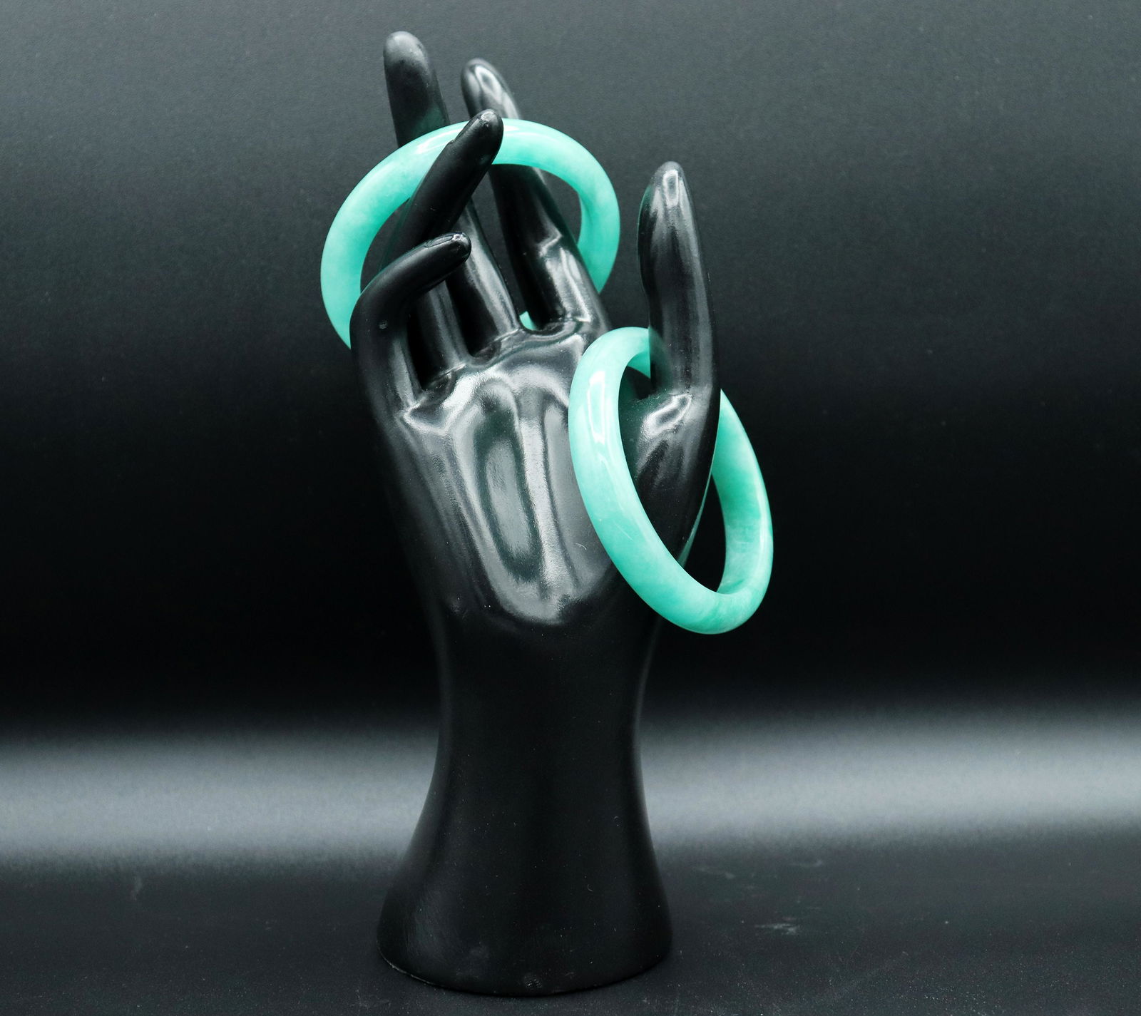 2 pcs Chinese jadeite bangle (1 of 6)