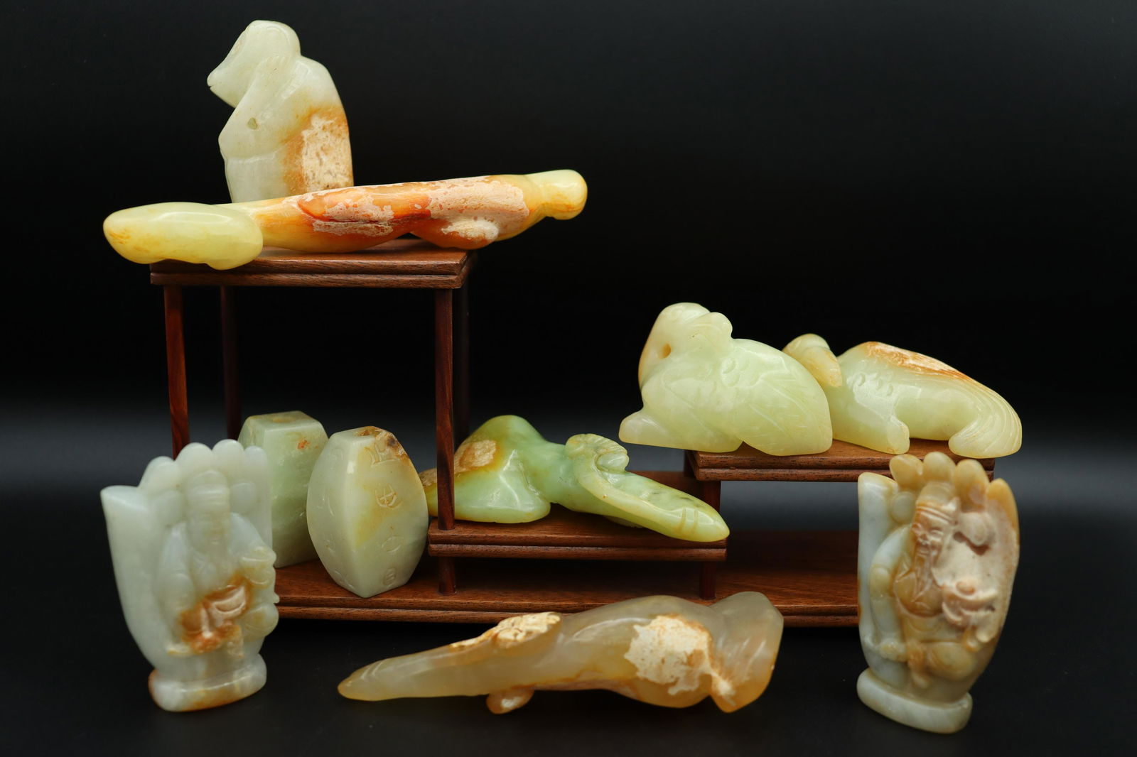 10 pcs Chinese jade items (1 of 7)