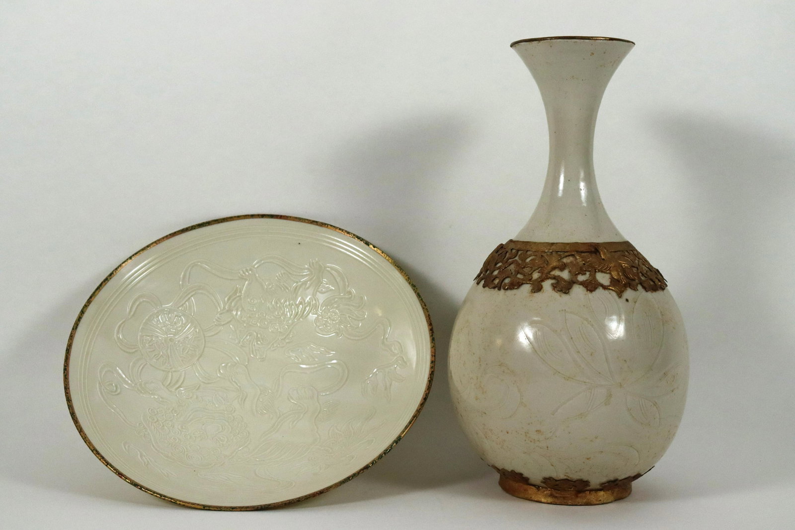 2 pcs Chinese white glaze items (1 of 10)