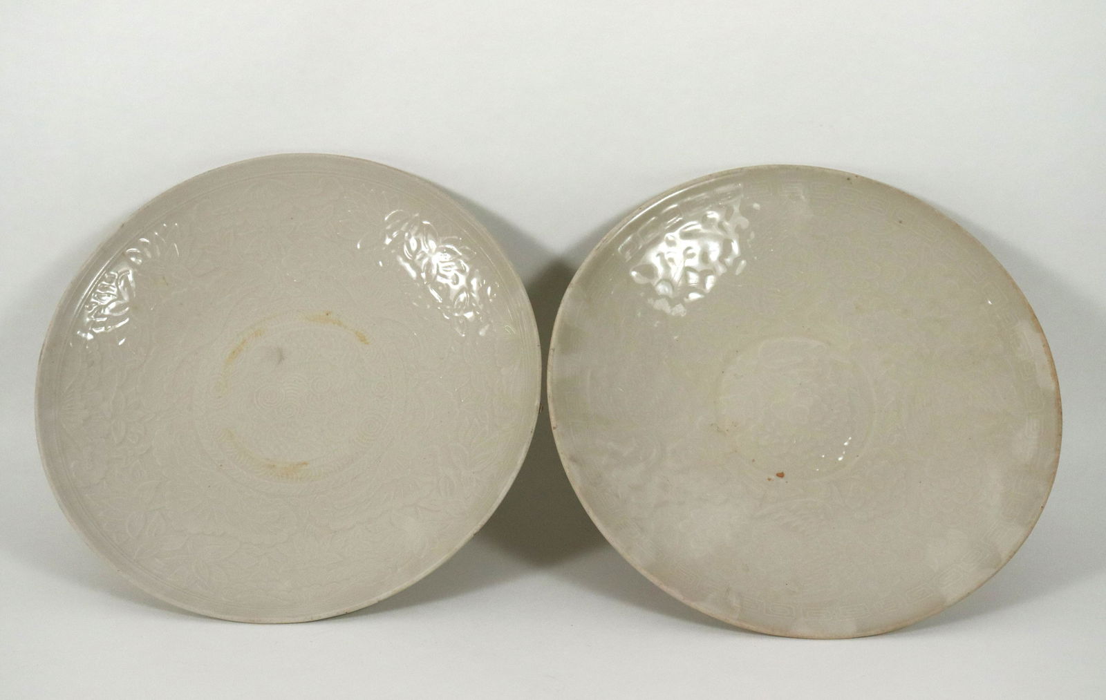 2 pcs Chinese white bowls (1 of 8)