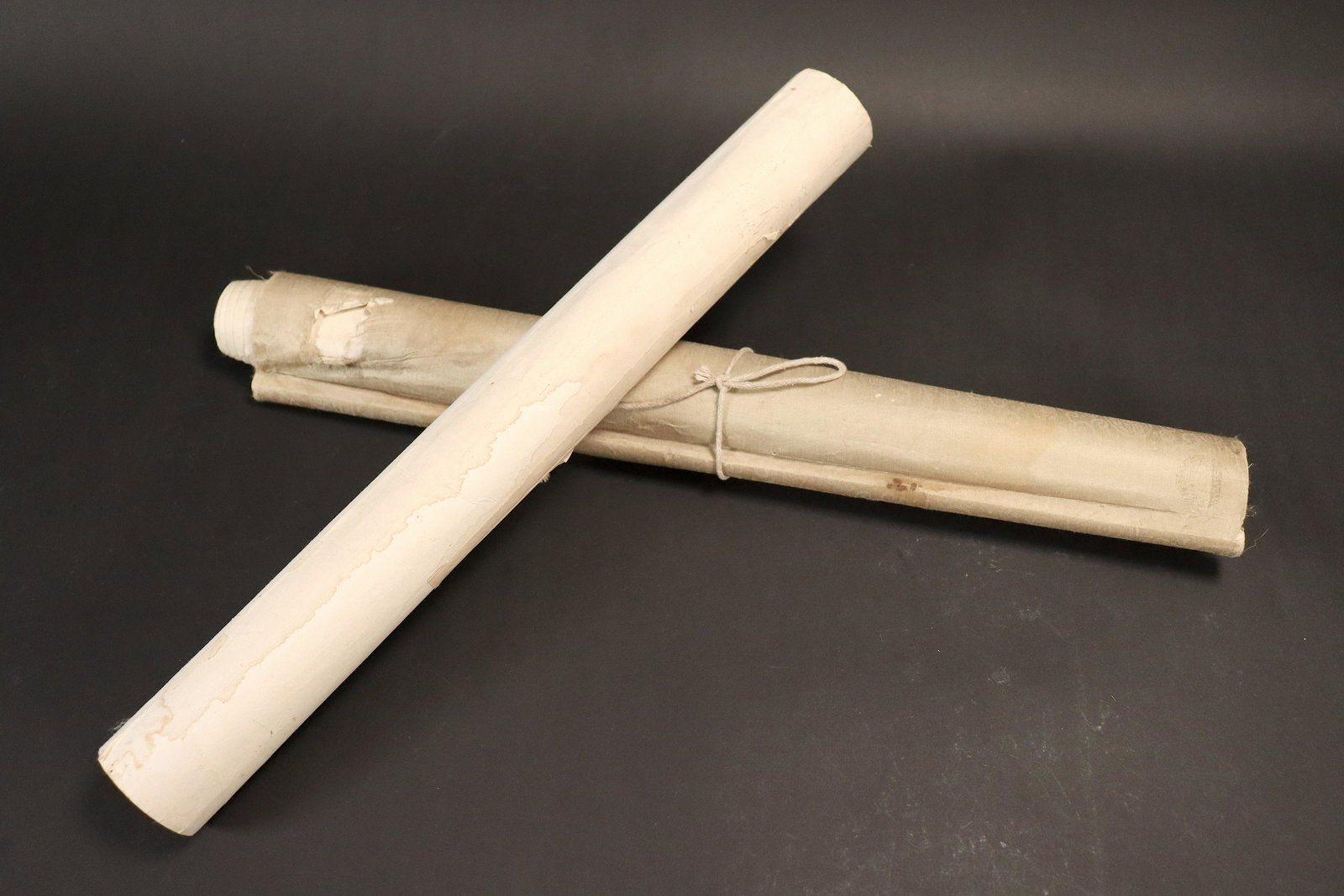 2 pcs Chinese fine scrolls (1 of 8)