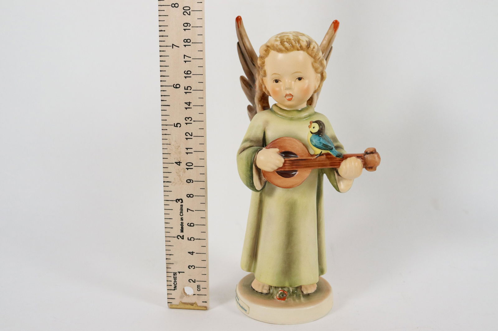 Vintage Goebel Hummel figure (1 of 5)
