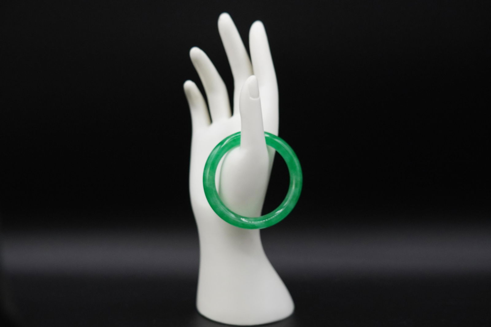 Chinese apple green bangle (1 of 5)