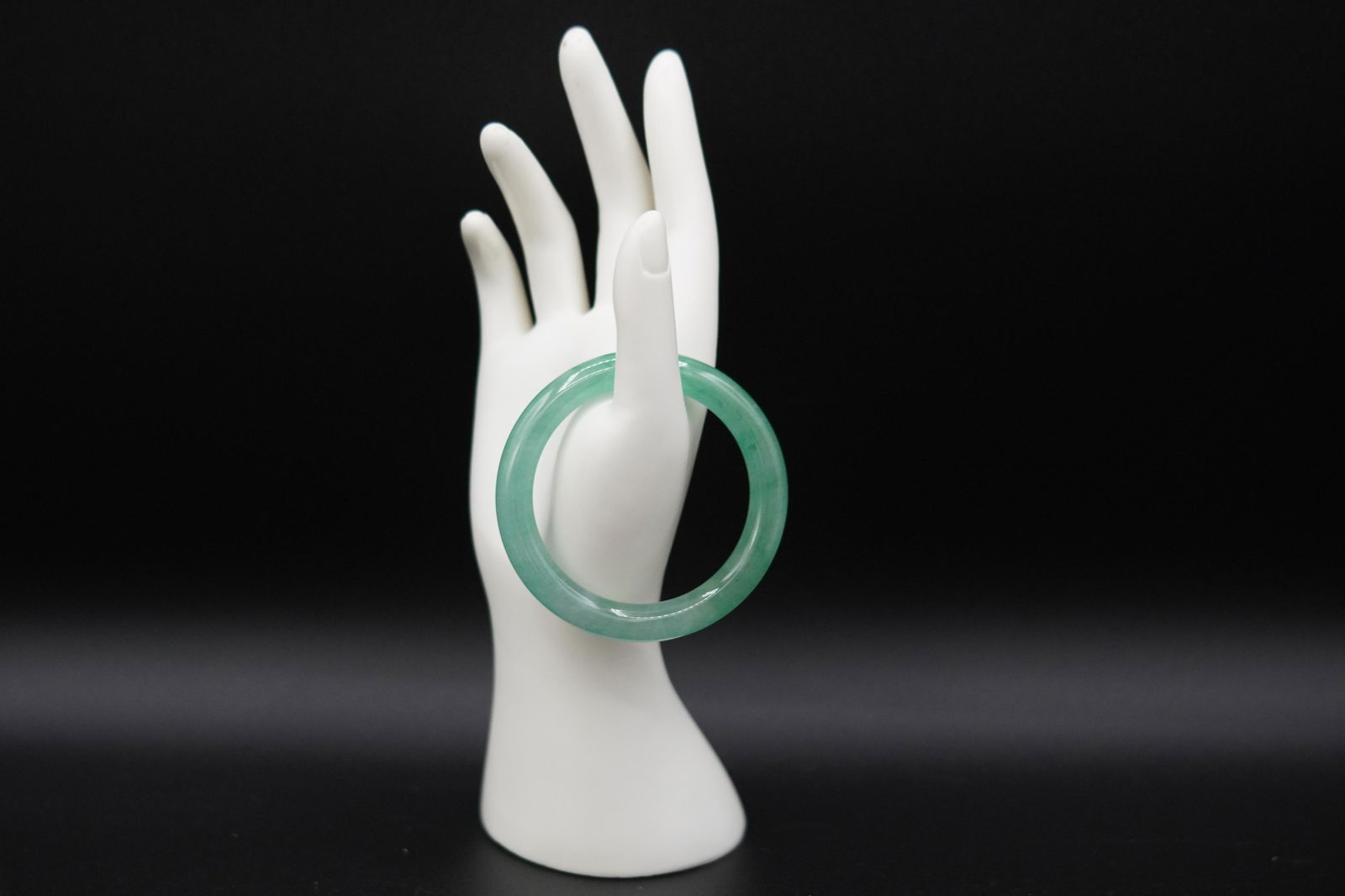 Chinese jadeite round bangle (1 of 5)