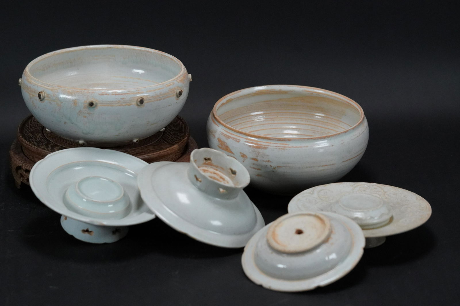 Lots of Chinese white items (1 of 7)