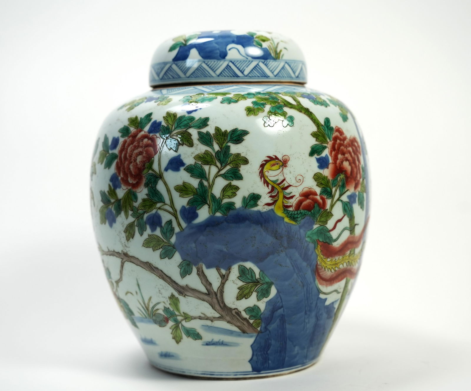 Chinese fine lidded jar (1 of 6)