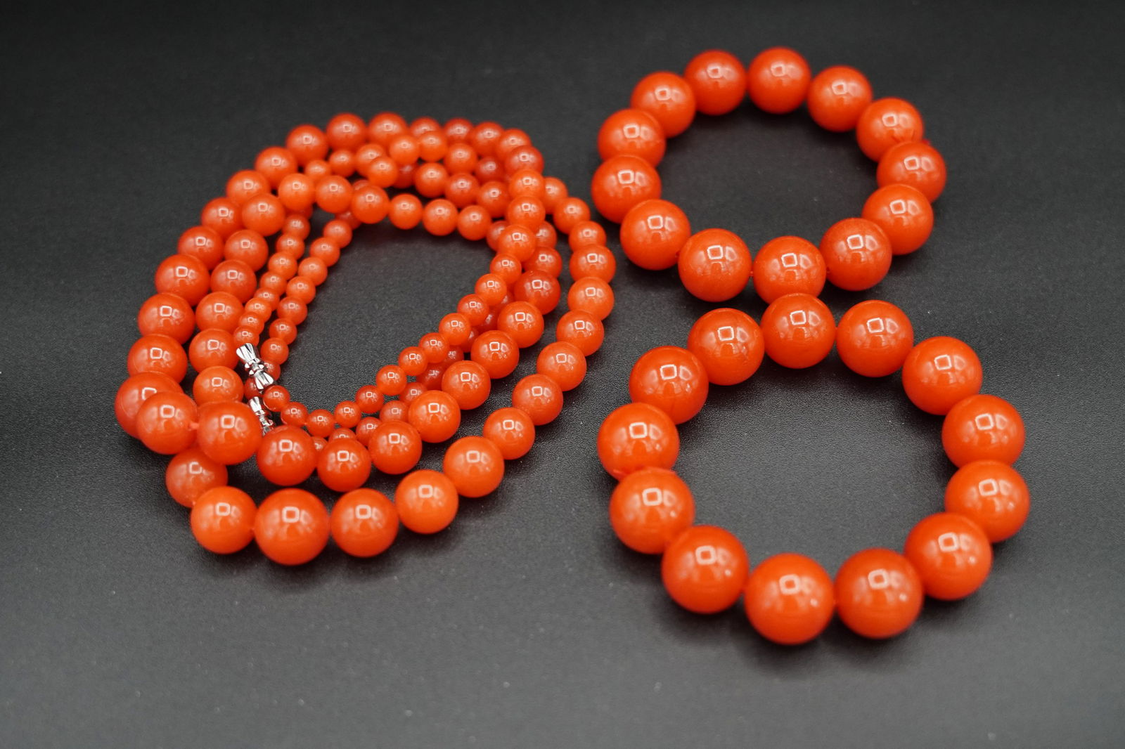 Lots of Chinese red beads (1 of 7)