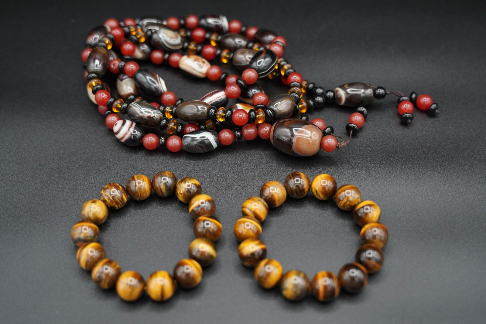 Lots of Chinese beaded items (1 of 6)