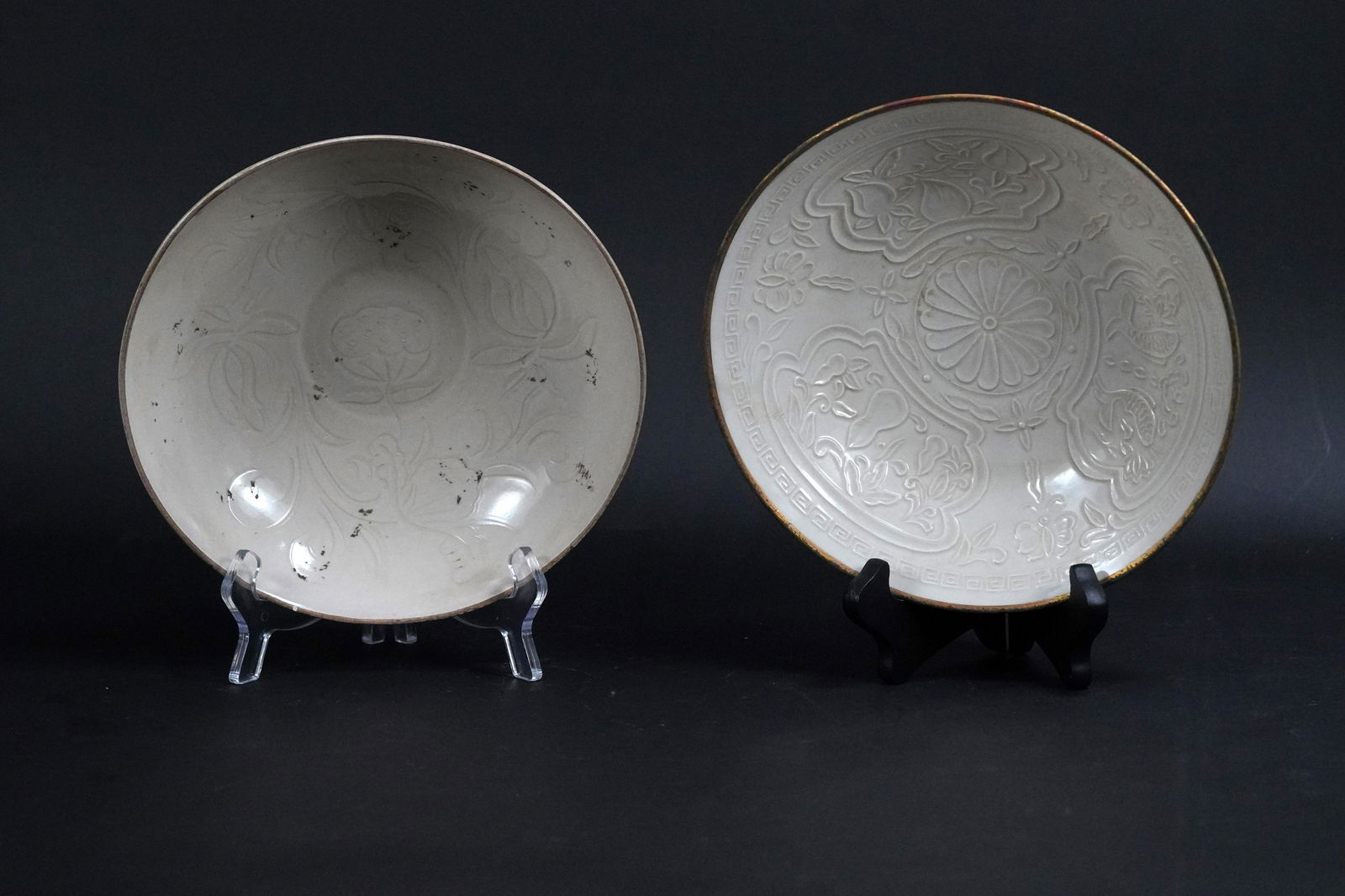 2 pcs Chinese white bowl (1 of 7)