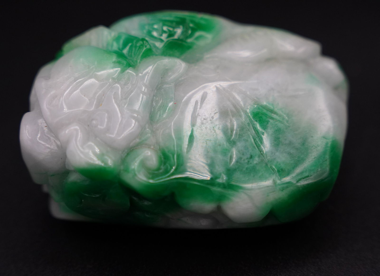 Chinese jadeite item (1 of 7)