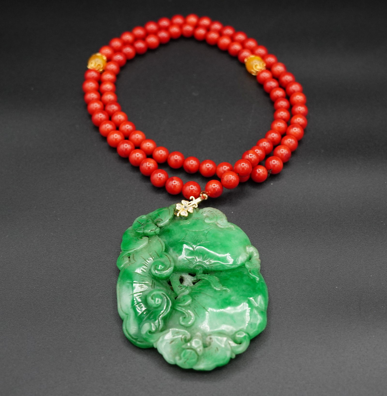 Chinese fine jadeite necklace (1 of 9)