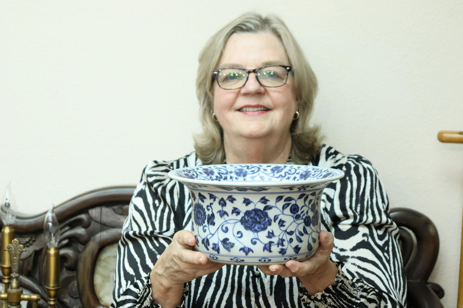 Chinese fine b/w basin pot (1 of 7)